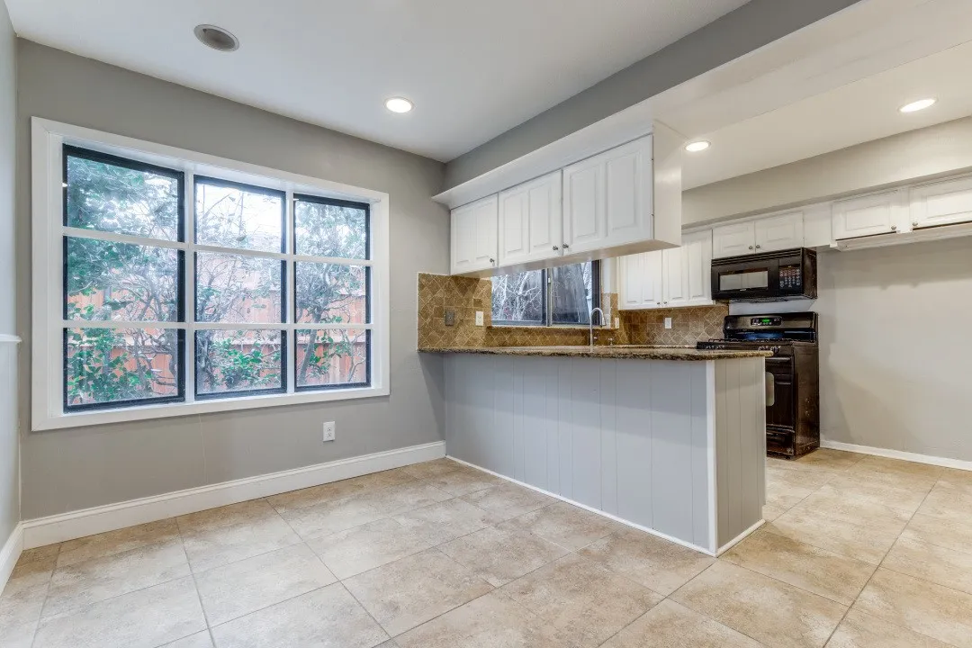 Single Family Residence For Sale in Dallas County , 12304 High Meadow Drive, Dallas, Texas 75234, 3 Bedroom, 2 Bathroom, Garage spaces, 2,205 Sqft, built in 1962, Preowned, mls#21253809, Real Estate Agent in Dallas, Homes For Sale in Dallas county, Homes For Sale in Dallas, Realtor in Dallas Texas, Real Estate Brokerage Independent Realty Texas, Luminita Cordes Realtor