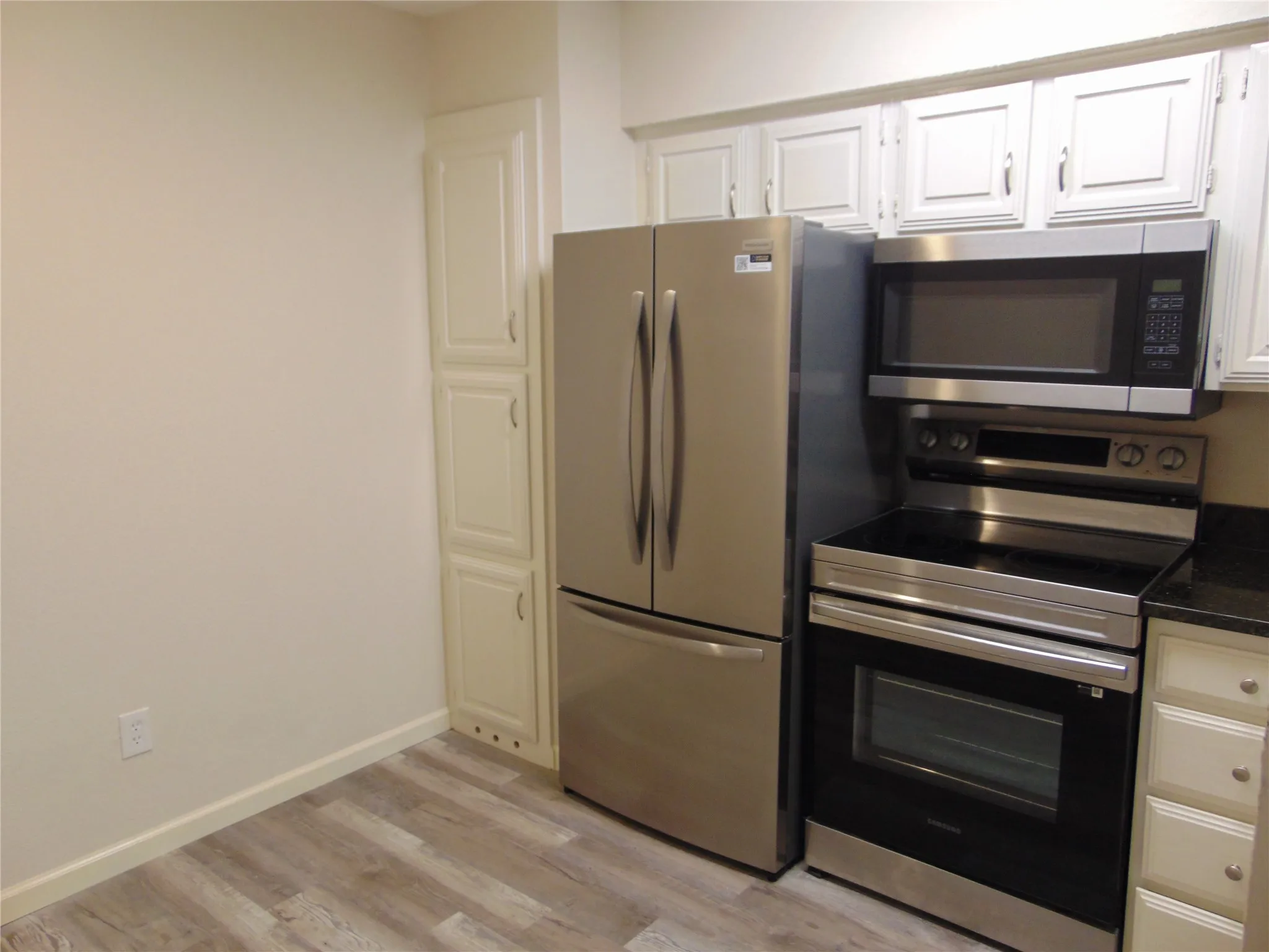 Condominium For Sale in Dallas County , 4800 Northway Drive 2A, Dallas, Texas 75206, 2 Bedroom, 2 Bathroom, 1 Garage spaces, 1,018 Sqft, built in 1981, mls#21255286, Real Estate Agent in Dallas, Homes For Sale in Dallas county, Homes For Sale in Dallas, Realtor in Dallas Texas, Real Estate Brokerage Independent Realty Texas, Luminita Cordes Realtor