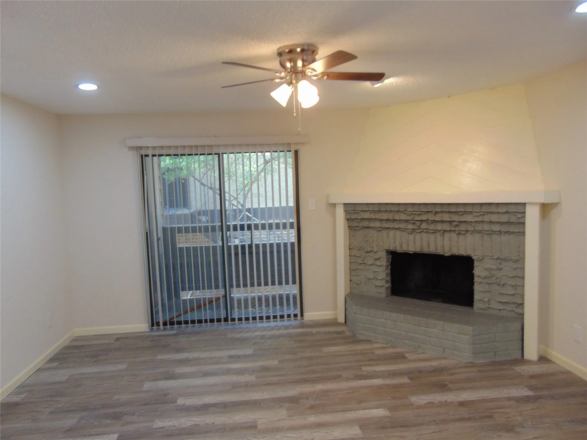 Condominium For Sale in Dallas County , 4800 Northway Drive 2A, Dallas, Texas 75206, 2 Bedroom, 2 Bathroom, 1 Garage spaces, 1,018 Sqft, built in 1981, mls#21255286, Real Estate Agent in Dallas, Homes For Sale in Dallas county, Homes For Sale in Dallas, Realtor in Dallas Texas, Real Estate Brokerage Independent Realty Texas, Luminita Cordes Realtor