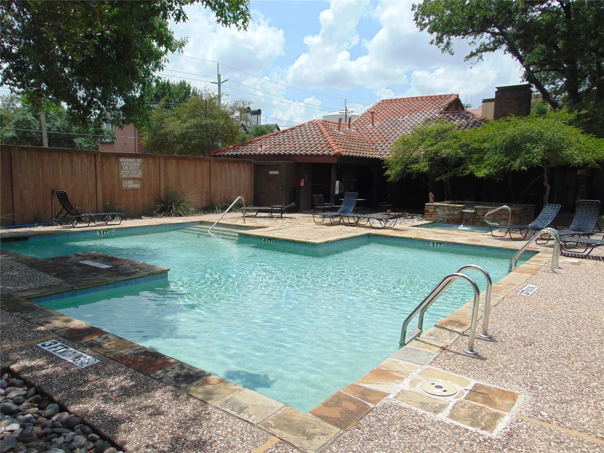 Condominium For Sale in Dallas County , 4800 Northway Drive 2A, Dallas, Texas 75206, 2 Bedroom, 2 Bathroom, 1 Garage spaces, 1,018 Sqft, built in 1981, mls#21255286, Real Estate Agent in Dallas, Homes For Sale in Dallas county, Homes For Sale in Dallas, Realtor in Dallas Texas, Real Estate Brokerage Independent Realty Texas, Luminita Cordes Realtor