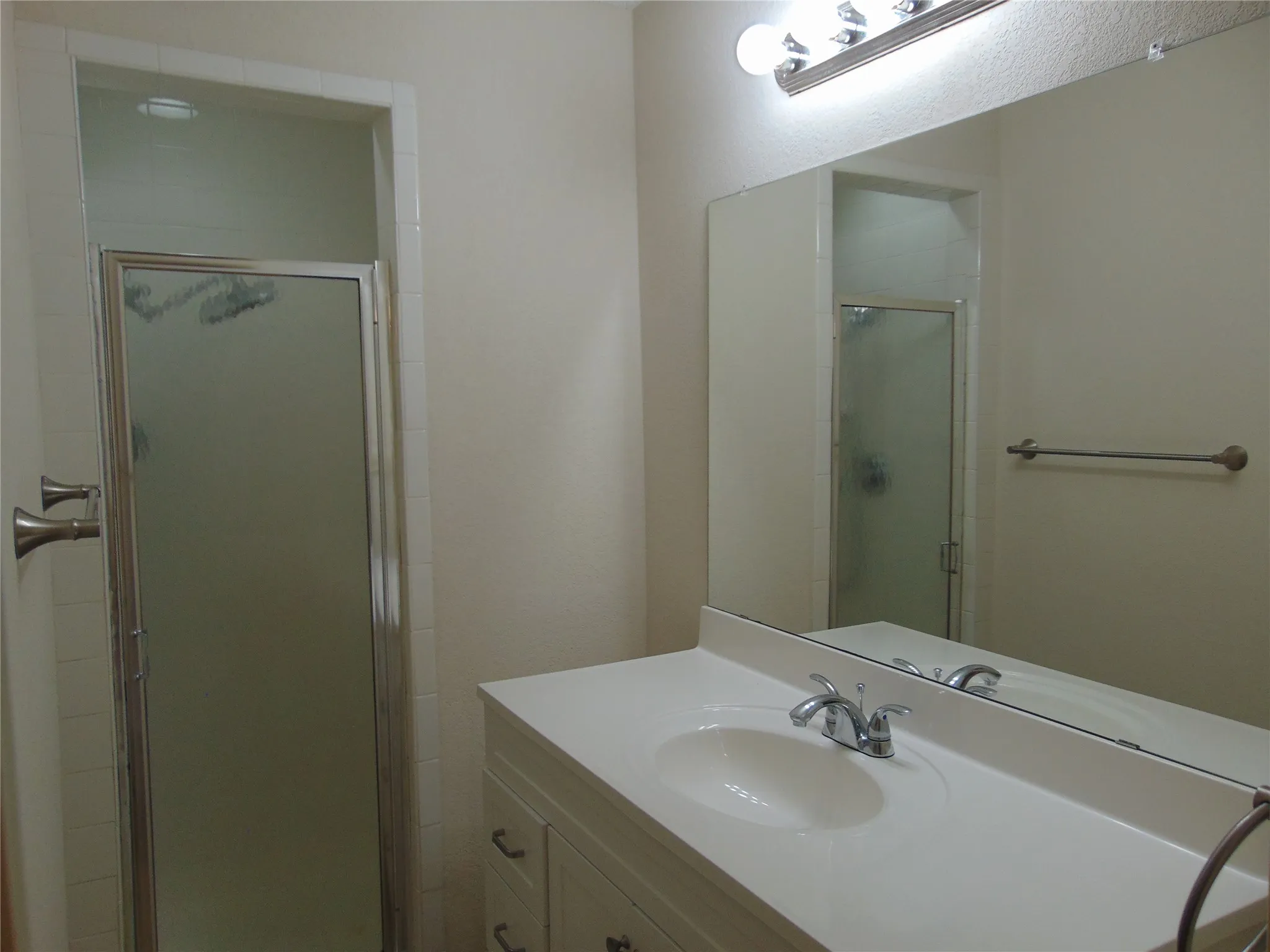 Condominium For Sale in Dallas County , 4800 Northway Drive 2A, Dallas, Texas 75206, 2 Bedroom, 2 Bathroom, 1 Garage spaces, 1,018 Sqft, built in 1981, mls#21255286, Real Estate Agent in Dallas, Homes For Sale in Dallas county, Homes For Sale in Dallas, Realtor in Dallas Texas, Real Estate Brokerage Independent Realty Texas, Luminita Cordes Realtor
