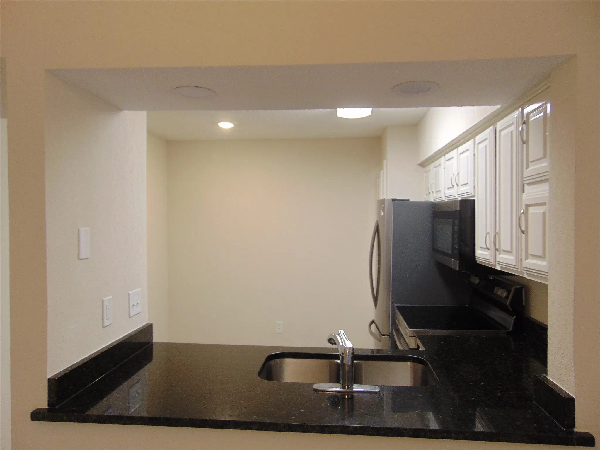 Condominium For Sale in Dallas County , 4800 Northway Drive 2A, Dallas, Texas 75206, 2 Bedroom, 2 Bathroom, 1 Garage spaces, 1,018 Sqft, built in 1981, mls#21255286, Real Estate Agent in Dallas, Homes For Sale in Dallas county, Homes For Sale in Dallas, Realtor in Dallas Texas, Real Estate Brokerage Independent Realty Texas, Luminita Cordes Realtor