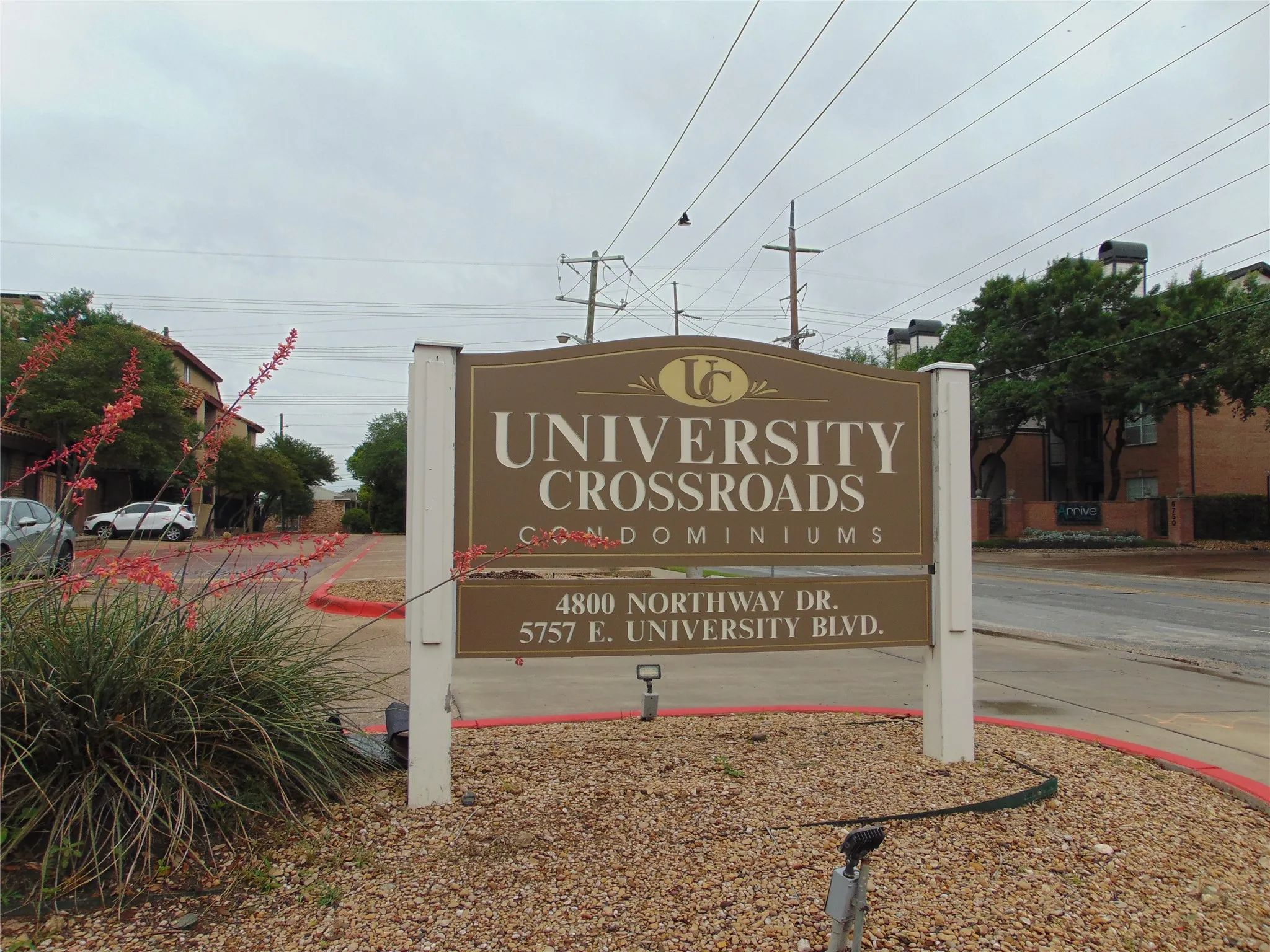 Condominium For Sale in Dallas County , 4800 Northway Drive 2A, Dallas, Texas 75206, 2 Bedroom, 2 Bathroom, 1 Garage spaces, 1,018 Sqft, built in 1981, mls#21255286, Real Estate Agent in Dallas, Homes For Sale in Dallas county, Homes For Sale in Dallas, Realtor in Dallas Texas, Real Estate Brokerage Independent Realty Texas, Luminita Cordes Realtor