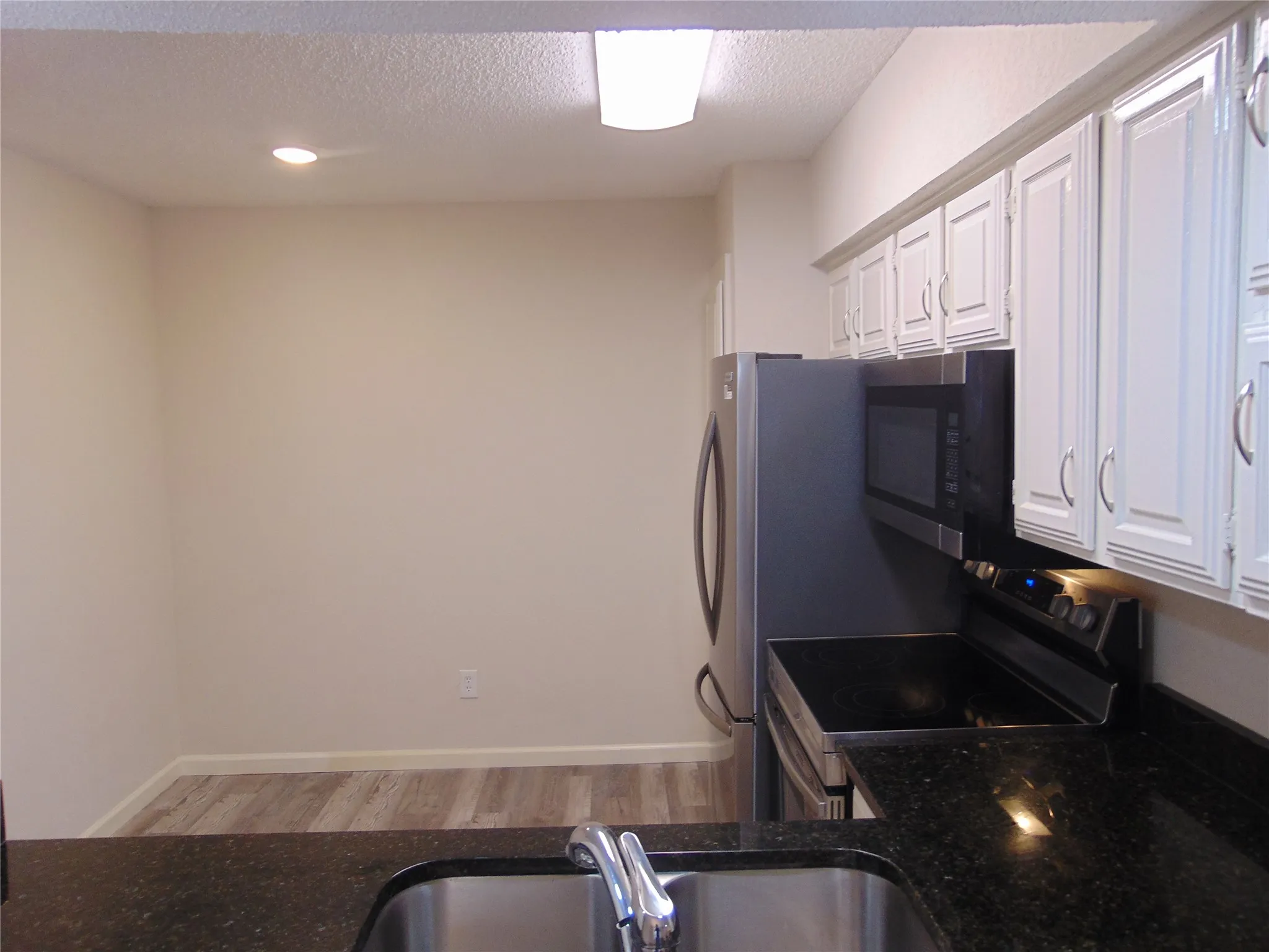 Condominium For Sale in Dallas County , 4800 Northway Drive 2A, Dallas, Texas 75206, 2 Bedroom, 2 Bathroom, 1 Garage spaces, 1,018 Sqft, built in 1981, mls#21255286, Real Estate Agent in Dallas, Homes For Sale in Dallas county, Homes For Sale in Dallas, Realtor in Dallas Texas, Real Estate Brokerage Independent Realty Texas, Luminita Cordes Realtor