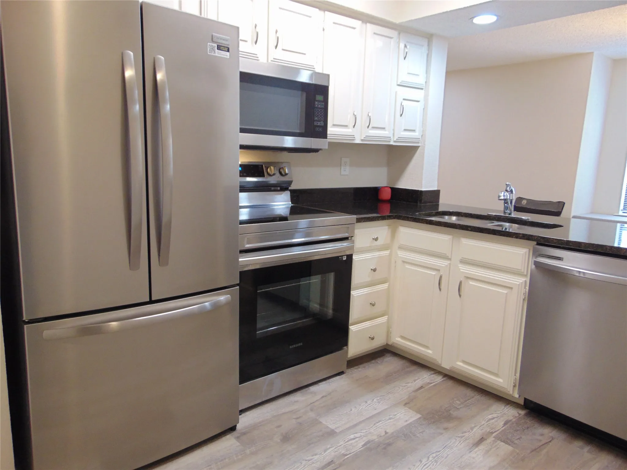 Condominium For Sale in Dallas County , 4800 Northway Drive 2A, Dallas, Texas 75206, 2 Bedroom, 2 Bathroom, 1 Garage spaces, 1,018 Sqft, built in 1981, mls#21255286, Real Estate Agent in Dallas, Homes For Sale in Dallas county, Homes For Sale in Dallas, Realtor in Dallas Texas, Real Estate Brokerage Independent Realty Texas, Luminita Cordes Realtor