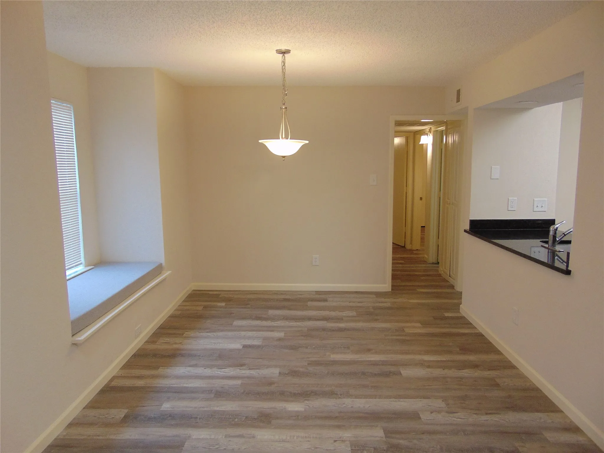 Condominium For Sale in Dallas County , 4800 Northway Drive 2A, Dallas, Texas 75206, 2 Bedroom, 2 Bathroom, 1 Garage spaces, 1,018 Sqft, built in 1981, mls#21255286, Real Estate Agent in Dallas, Homes For Sale in Dallas county, Homes For Sale in Dallas, Realtor in Dallas Texas, Real Estate Brokerage Independent Realty Texas, Luminita Cordes Realtor