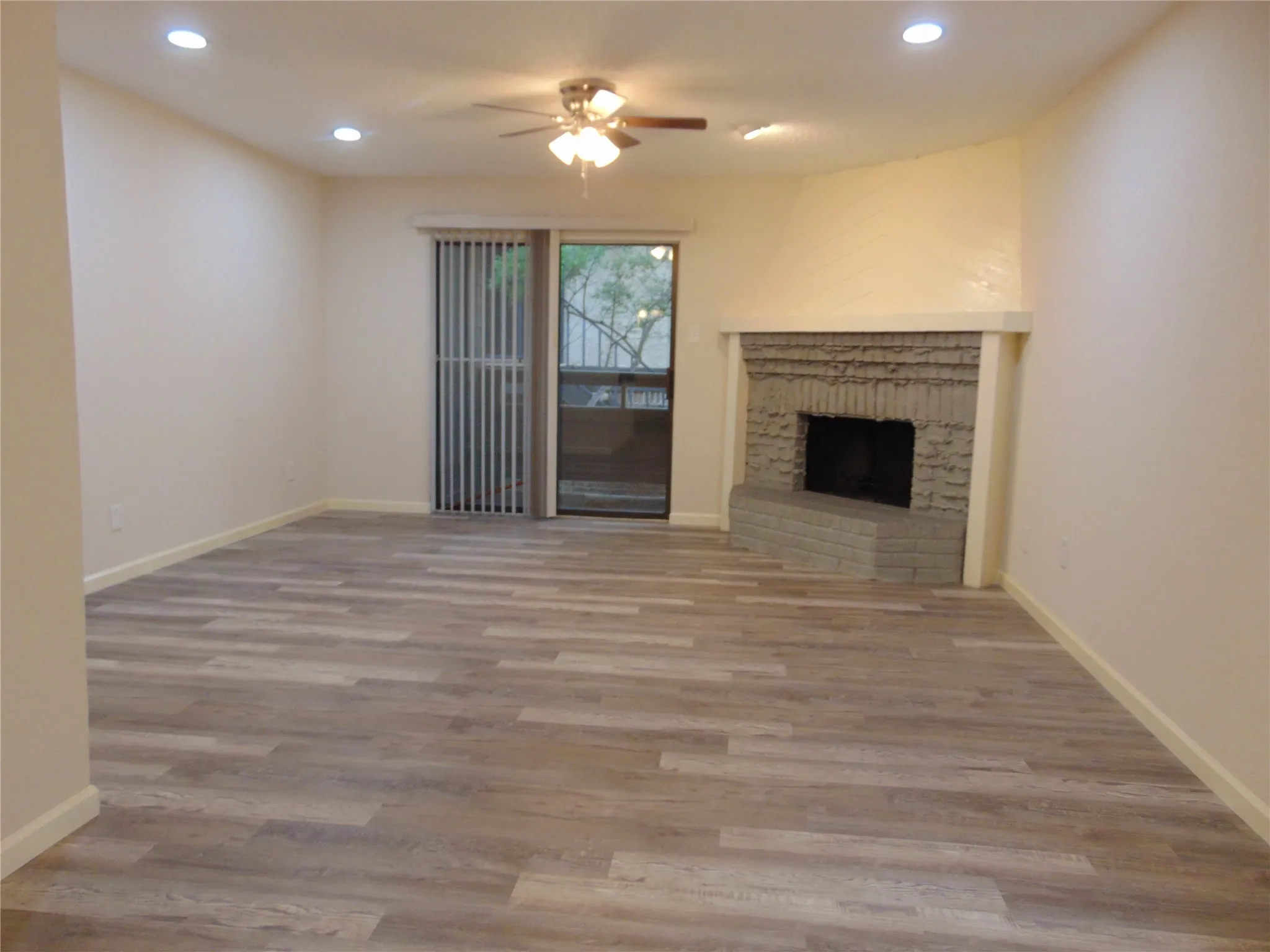 Condominium For Sale in Dallas County , 4800 Northway Drive 2A, Dallas, Texas 75206, 2 Bedroom, 2 Bathroom, 1 Garage spaces, 1,018 Sqft, built in 1981, mls#21255286, Real Estate Agent in Dallas, Homes For Sale in Dallas county, Homes For Sale in Dallas, Realtor in Dallas Texas, Real Estate Brokerage Independent Realty Texas, Luminita Cordes Realtor