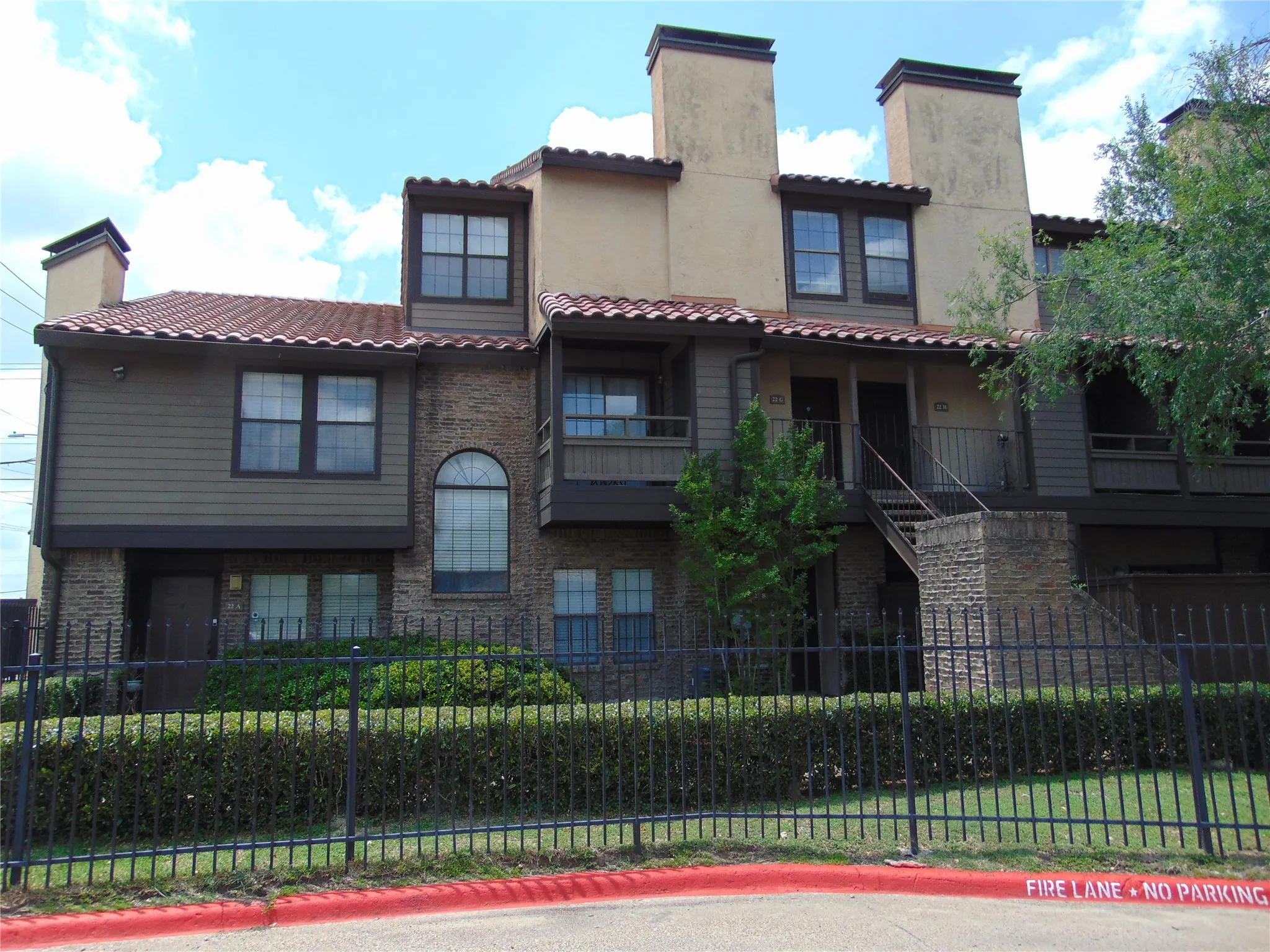Condominium For Sale in Dallas County , 4800 Northway Drive 2A, Dallas, Texas 75206, 2 Bedroom, 2 Bathroom, 1 Garage spaces, 1,018 Sqft, built in 1981, mls#21255286, Real Estate Agent in Dallas, Homes For Sale in Dallas county, Homes For Sale in Dallas, Realtor in Dallas Texas, Real Estate Brokerage Independent Realty Texas, Luminita Cordes Realtor