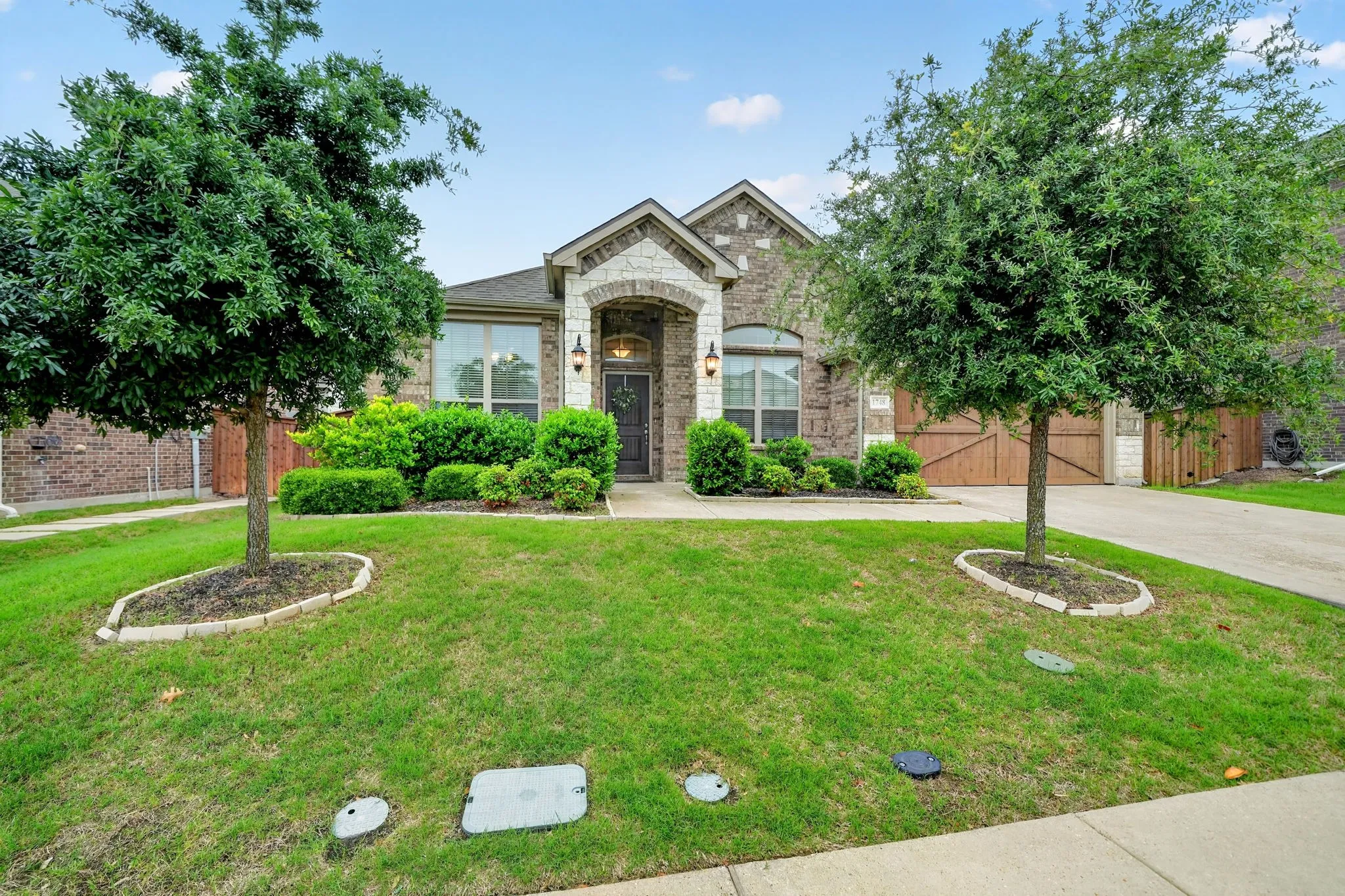Single Family Residence For Sale in Rockwall County , 1748 Amalfi Drive, Mclendon Chisholm, Texas 75032, 4 Bedroom, 2 Bathroom, 2 Garage spaces, 2,225 Sqft, built in 2019, mls#21252407, Real Estate Agent in Mclendon Chisholm, Homes For Sale in Rockwall county, Homes For Sale in Mclendon Chisholm, Realtor in Mclendon Chisholm Texas, Real Estate Brokerage Independent Realty Texas, Luminita Cordes Realtor