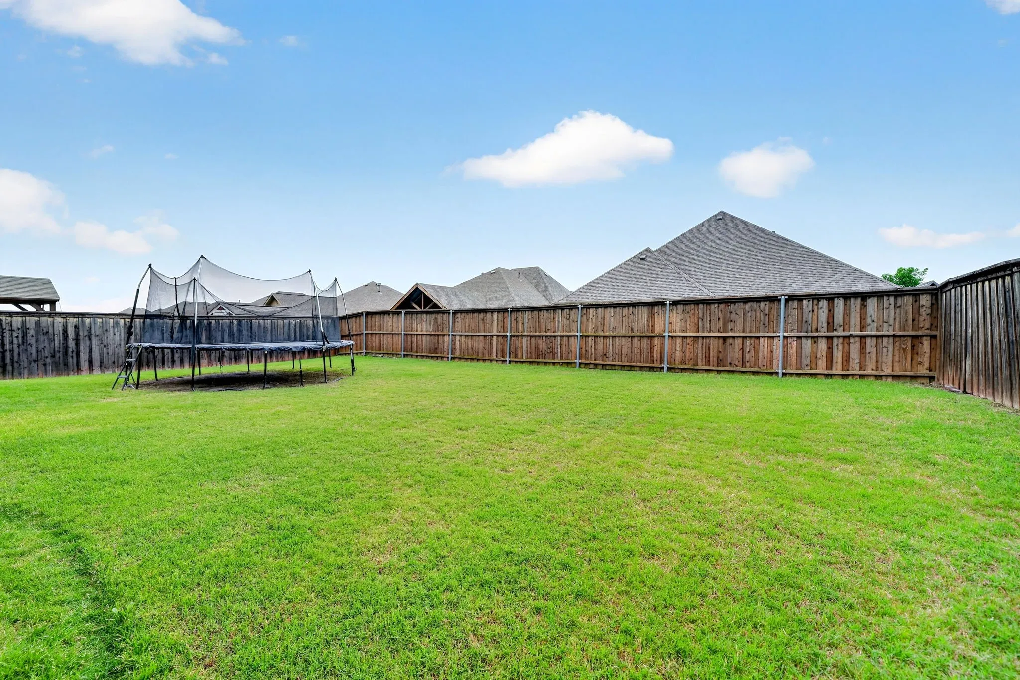 Single Family Residence For Sale in Rockwall County , 1748 Amalfi Drive, Mclendon Chisholm, Texas 75032, 4 Bedroom, 2 Bathroom, 2 Garage spaces, 2,225 Sqft, built in 2019, mls#21252407, Real Estate Agent in Mclendon Chisholm, Homes For Sale in Rockwall county, Homes For Sale in Mclendon Chisholm, Realtor in Mclendon Chisholm Texas, Real Estate Brokerage Independent Realty Texas, Luminita Cordes Realtor