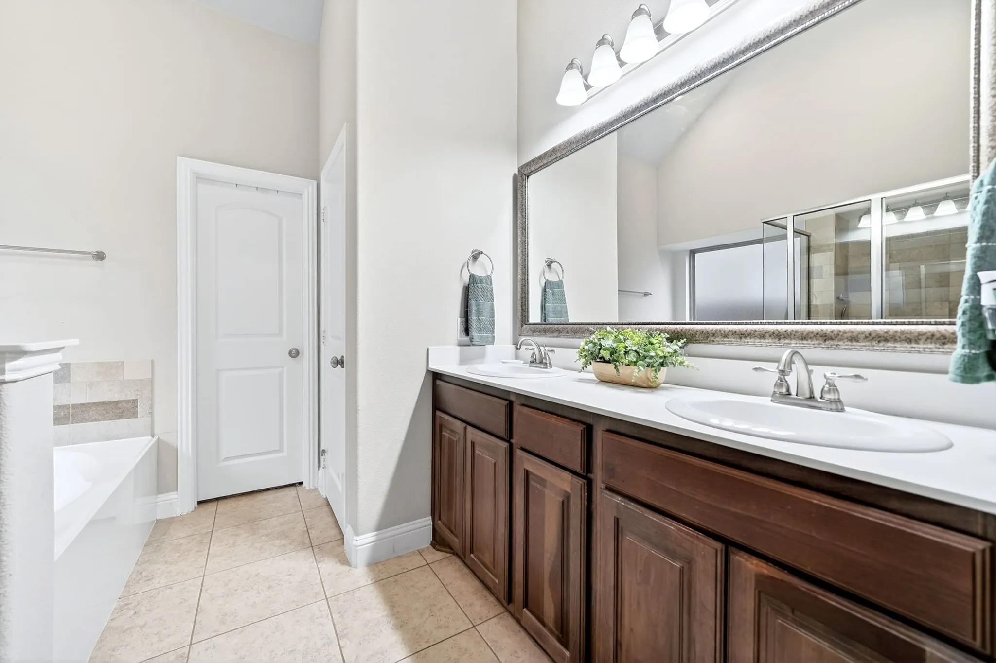 Single Family Residence For Sale in Rockwall County , 1748 Amalfi Drive, Mclendon Chisholm, Texas 75032, 4 Bedroom, 2 Bathroom, 2 Garage spaces, 2,225 Sqft, built in 2019, mls#21252407, Real Estate Agent in Mclendon Chisholm, Homes For Sale in Rockwall county, Homes For Sale in Mclendon Chisholm, Realtor in Mclendon Chisholm Texas, Real Estate Brokerage Independent Realty Texas, Luminita Cordes Realtor
