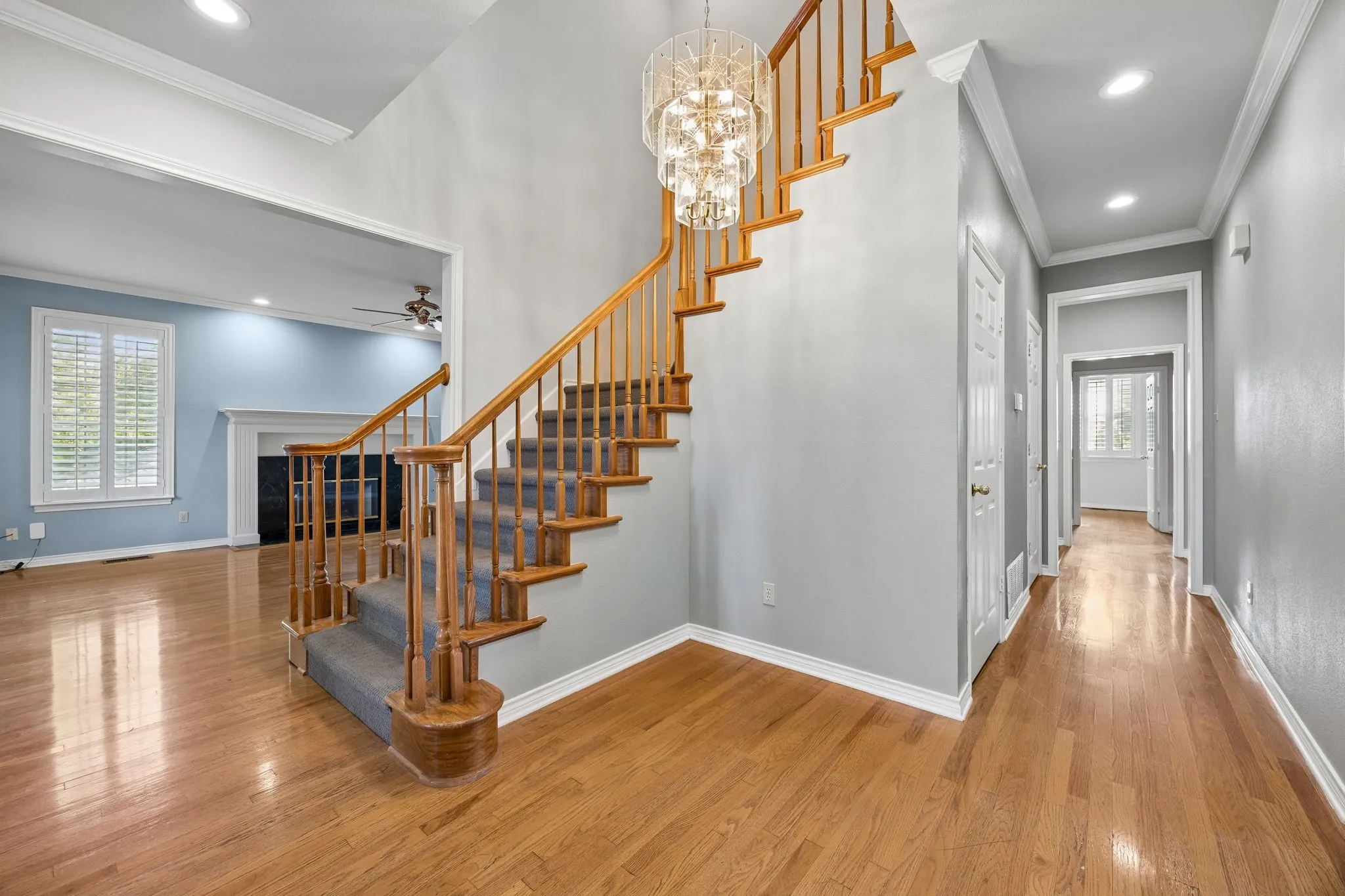 Single Family Residence For Sale in Tarrant County , 3323 Shellbrook Court, Arlington, Texas 76016, 4 Bedroom, 5 Bathroom, 4 Garage spaces, 4,349 Sqft, built in 1993, Preowned, mls#21255409, Real Estate Agent in Arlington, Homes For Sale in Tarrant county, Homes For Sale in Arlington, Realtor in Arlington Texas, Real Estate Brokerage Independent Realty Texas, Luminita Cordes Realtor