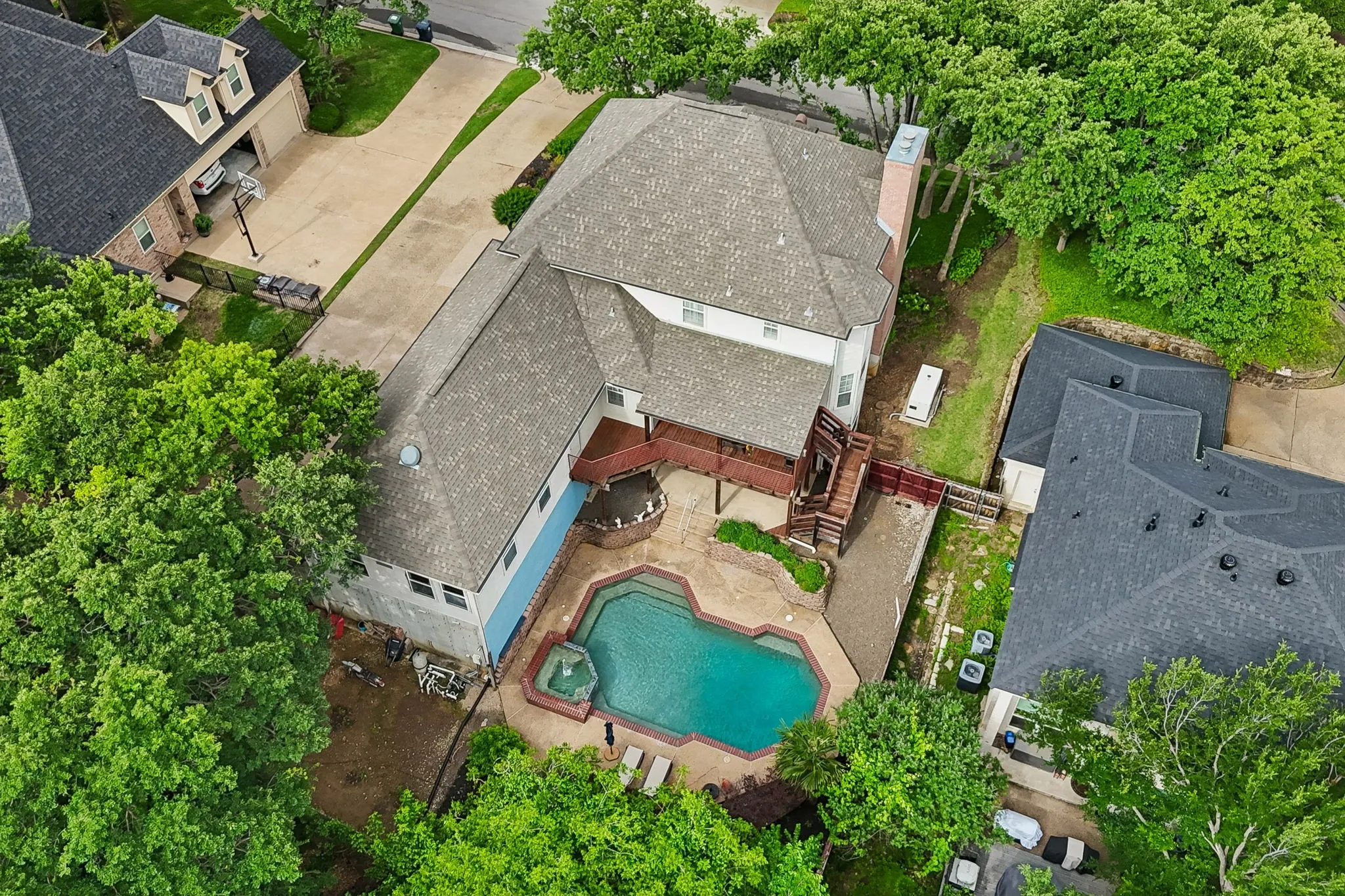 2,931 sqft main + 1,418 sqft finished basement