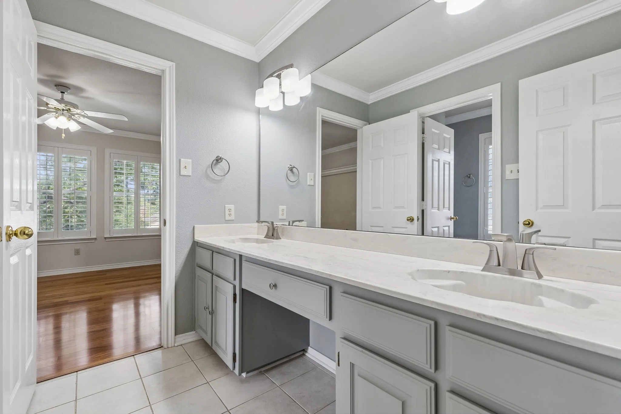 Single Family Residence For Sale in Tarrant County , 3323 Shellbrook Court, Arlington, Texas 76016, 4 Bedroom, 5 Bathroom, 4 Garage spaces, 4,349 Sqft, built in 1993, Preowned, mls#21255409, Real Estate Agent in Arlington, Homes For Sale in Tarrant county, Homes For Sale in Arlington, Realtor in Arlington Texas, Real Estate Brokerage Independent Realty Texas, Luminita Cordes Realtor
