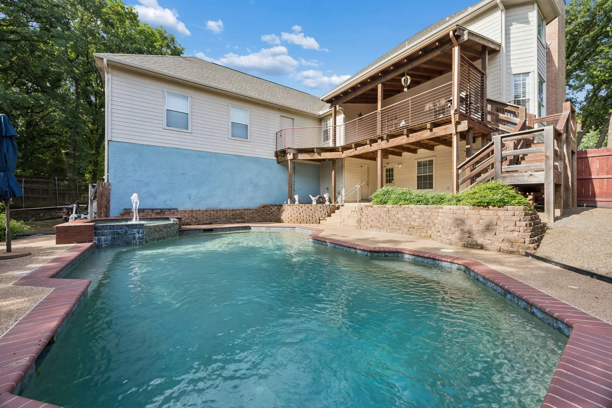Single Family Residence For Sale in Tarrant County , 3323 Shellbrook Court, Arlington, Texas 76016, 4 Bedroom, 5 Bathroom, 4 Garage spaces, 4,349 Sqft, built in 1993, Preowned, mls#21255409, Real Estate Agent in Arlington, Homes For Sale in Tarrant county, Homes For Sale in Arlington, Realtor in Arlington Texas, Real Estate Brokerage Independent Realty Texas, Luminita Cordes Realtor