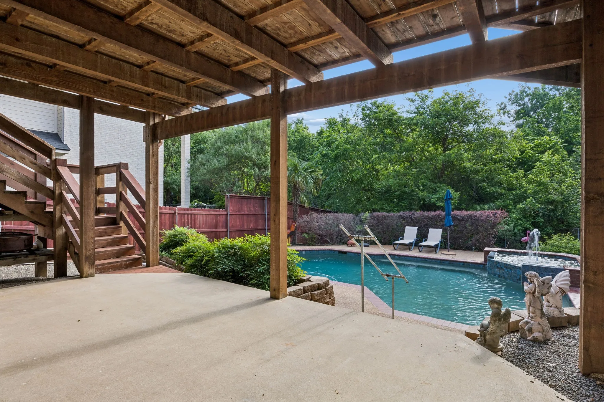Single Family Residence For Sale in Tarrant County , 3323 Shellbrook Court, Arlington, Texas 76016, 4 Bedroom, 5 Bathroom, 4 Garage spaces, 4,349 Sqft, built in 1993, Preowned, mls#21255409, Real Estate Agent in Arlington, Homes For Sale in Tarrant county, Homes For Sale in Arlington, Realtor in Arlington Texas, Real Estate Brokerage Independent Realty Texas, Luminita Cordes Realtor