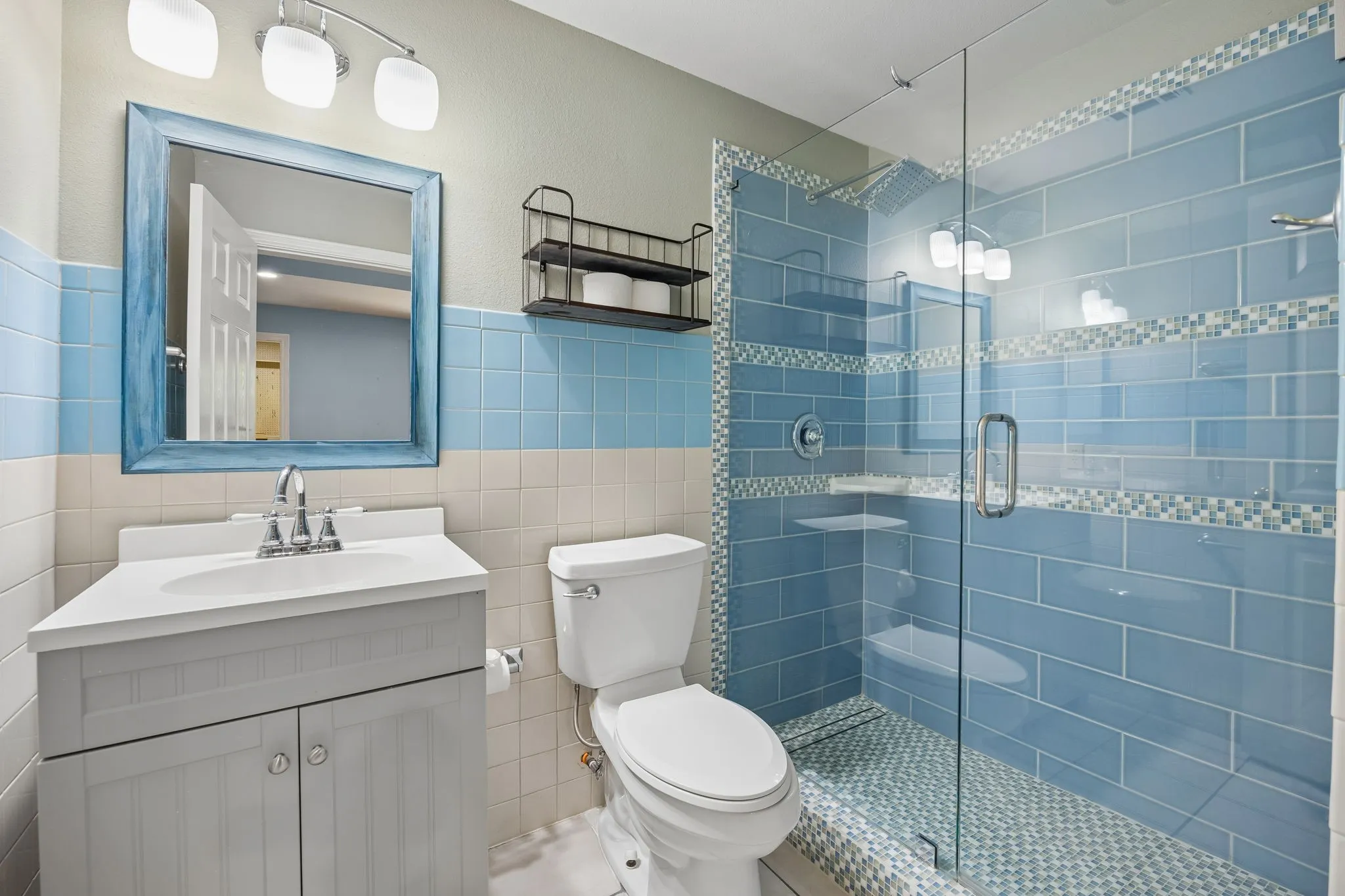 Single Family Residence For Sale in Tarrant County , 3323 Shellbrook Court, Arlington, Texas 76016, 4 Bedroom, 5 Bathroom, 4 Garage spaces, 4,349 Sqft, built in 1993, Preowned, mls#21255409, Real Estate Agent in Arlington, Homes For Sale in Tarrant county, Homes For Sale in Arlington, Realtor in Arlington Texas, Real Estate Brokerage Independent Realty Texas, Luminita Cordes Realtor