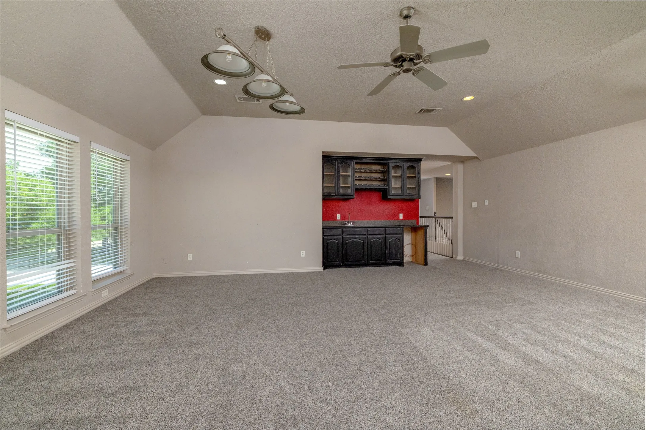 Single Family Residence For Sale in Tarrant County , 8105 Thornwood Drive, North Richland Hills, Texas 76182, 5 Bedroom, 5 Bathroom, 3 Garage spaces, 4,081 Sqft, built in 2001, Preowned, mls#21255780, Real Estate Agent in North Richland Hills, Homes For Sale in Tarrant county, Homes For Sale in North Richland Hills, Realtor in North Richland Hills Texas, Real Estate Brokerage Independent Realty Texas, Luminita Cordes Realtor