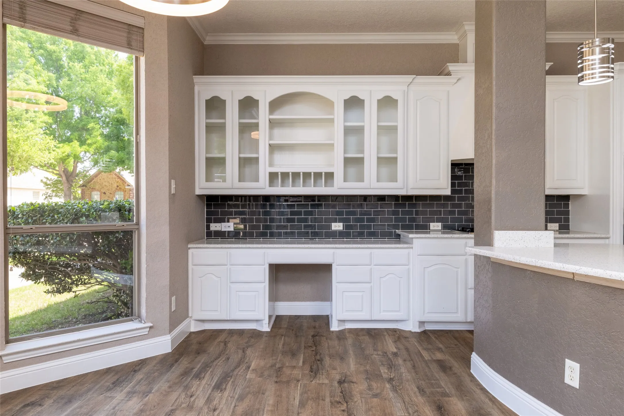 Single Family Residence For Sale in Tarrant County , 8105 Thornwood Drive, North Richland Hills, Texas 76182, 5 Bedroom, 5 Bathroom, 3 Garage spaces, 4,081 Sqft, built in 2001, Preowned, mls#21255780, Real Estate Agent in North Richland Hills, Homes For Sale in Tarrant county, Homes For Sale in North Richland Hills, Realtor in North Richland Hills Texas, Real Estate Brokerage Independent Realty Texas, Luminita Cordes Realtor