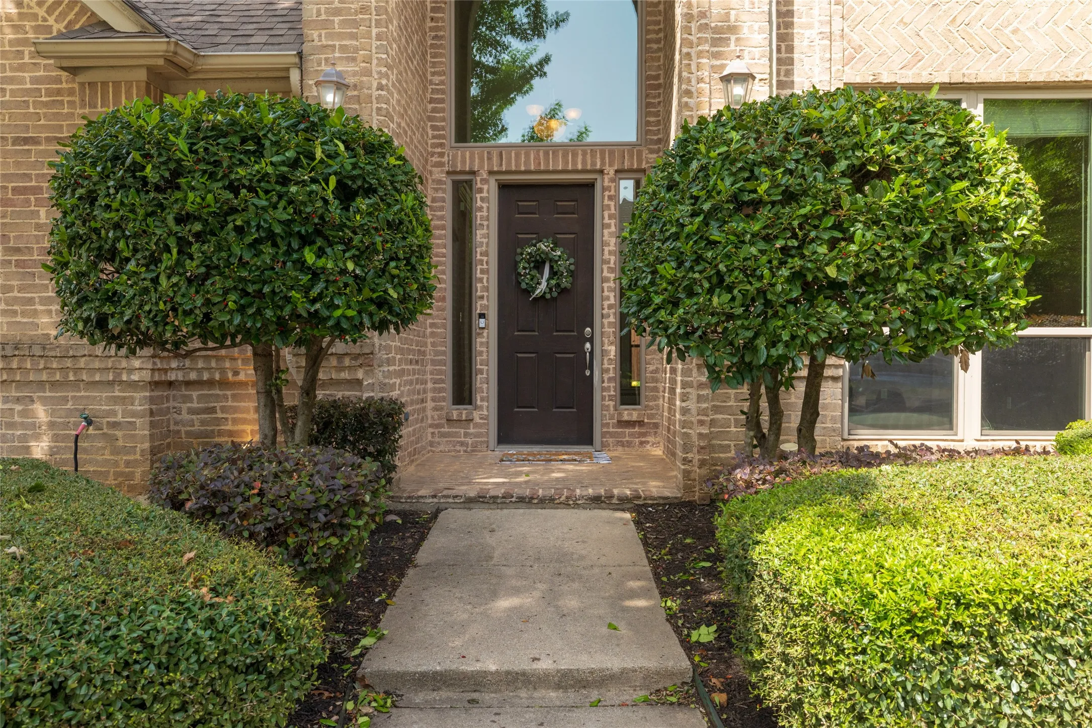 Single Family Residence For Sale in Tarrant County , 8105 Thornwood Drive, North Richland Hills, Texas 76182, 5 Bedroom, 5 Bathroom, 3 Garage spaces, 4,081 Sqft, built in 2001, Preowned, mls#21255780, Real Estate Agent in North Richland Hills, Homes For Sale in Tarrant county, Homes For Sale in North Richland Hills, Realtor in North Richland Hills Texas, Real Estate Brokerage Independent Realty Texas, Luminita Cordes Realtor
