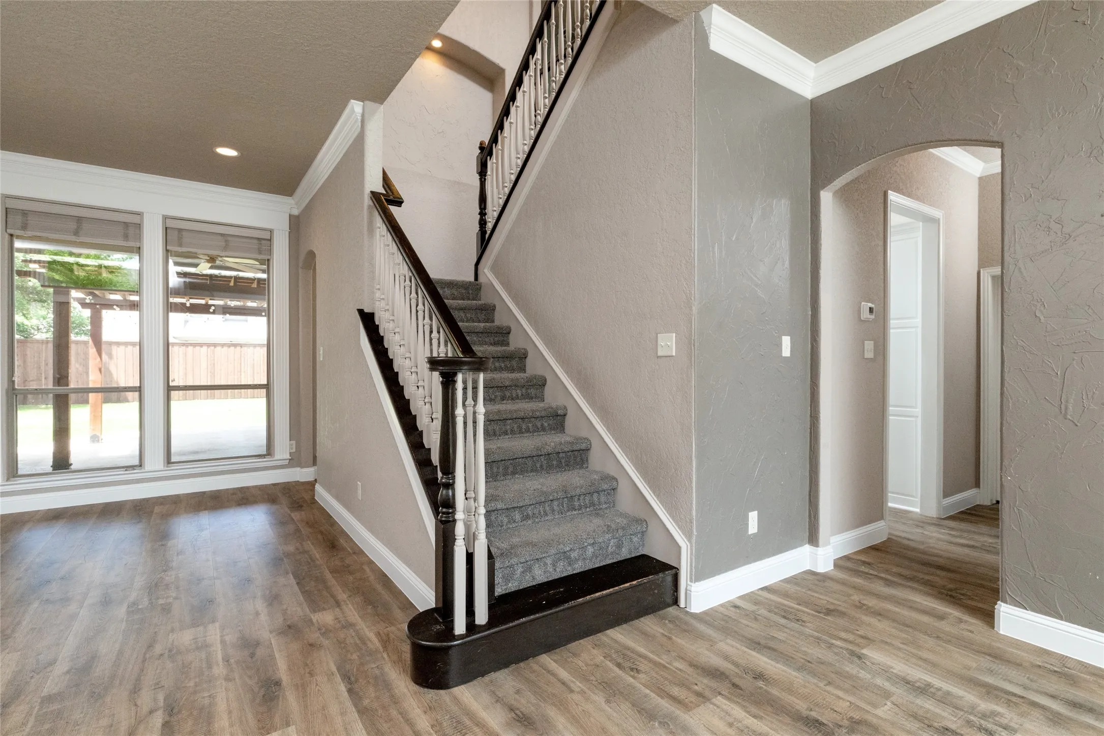 Single Family Residence For Sale in Tarrant County , 8105 Thornwood Drive, North Richland Hills, Texas 76182, 5 Bedroom, 5 Bathroom, 3 Garage spaces, 4,081 Sqft, built in 2001, Preowned, mls#21255780, Real Estate Agent in North Richland Hills, Homes For Sale in Tarrant county, Homes For Sale in North Richland Hills, Realtor in North Richland Hills Texas, Real Estate Brokerage Independent Realty Texas, Luminita Cordes Realtor