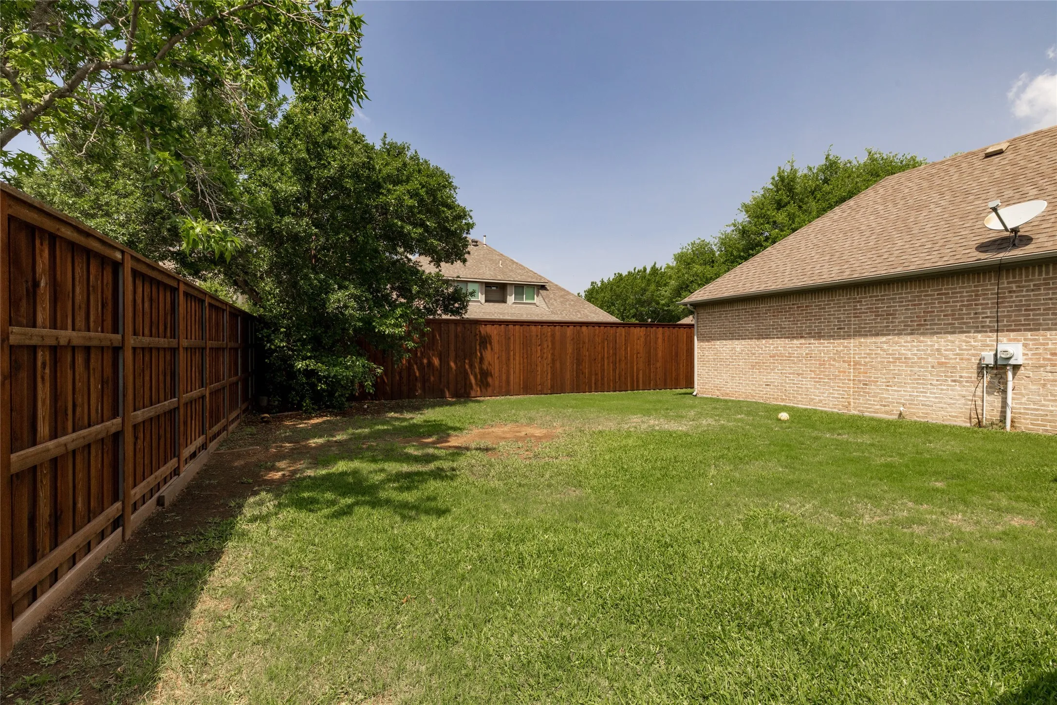 Single Family Residence For Sale in Tarrant County , 8105 Thornwood Drive, North Richland Hills, Texas 76182, 5 Bedroom, 5 Bathroom, 3 Garage spaces, 4,081 Sqft, built in 2001, Preowned, mls#21255780, Real Estate Agent in North Richland Hills, Homes For Sale in Tarrant county, Homes For Sale in North Richland Hills, Realtor in North Richland Hills Texas, Real Estate Brokerage Independent Realty Texas, Luminita Cordes Realtor