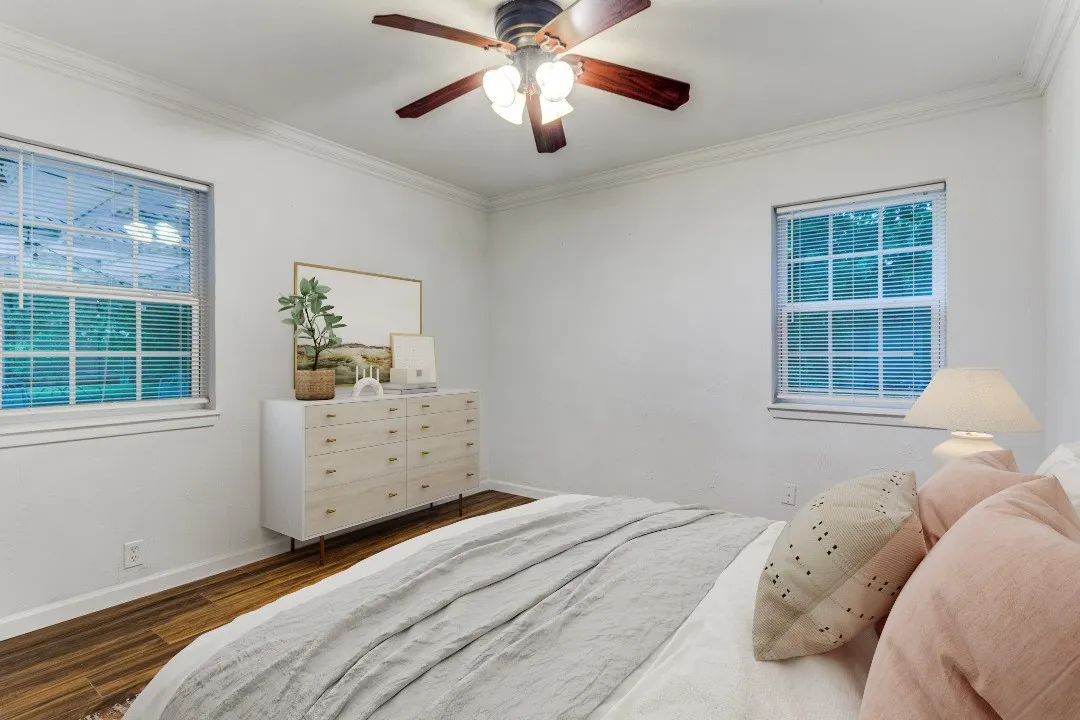 Single Family Residence For Rent in Tarrant County , 4129 Winfield Avenue, Fort Worth, Texas 76109, 3 Bedroom, 2 Bathroom, Garage spaces, 1,465 Sqft, built in 1950, Preowned, mls#21254179, Real Estate Agent in Fort Worth, Homes For Rent in Tarrant county, Homes For Rent in Fort Worth, Realtor in Fort Worth Texas, Real Estate Brokerage Independent Realty Texas, Luminita Cordes Realtor