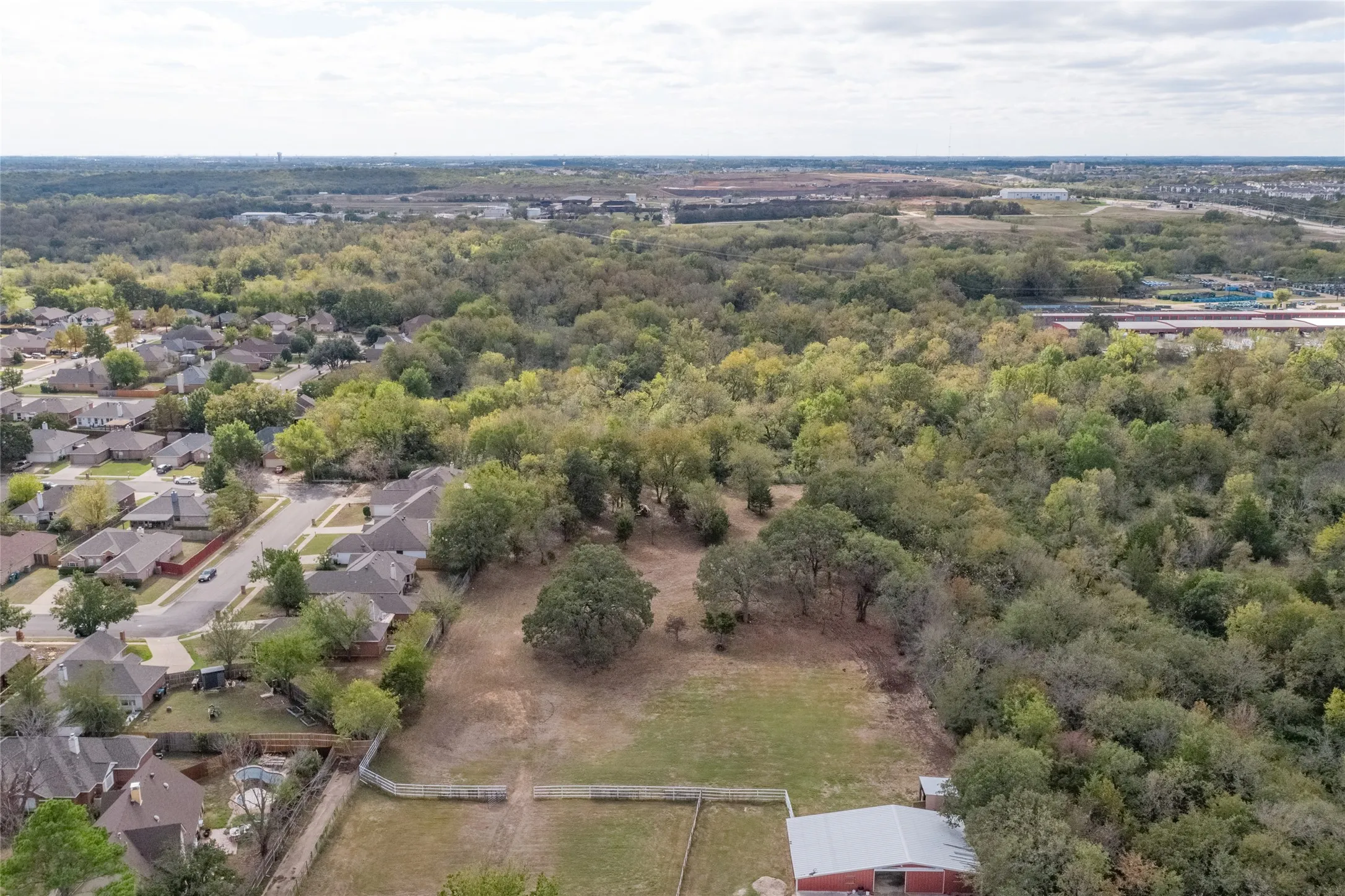 Single Family Residence For Sale in Denton County , 5094 E Mckinney Street, Denton, Texas 76208, 3 Bedroom, 3 Bathroom, 2 Garage spaces, 2,340 Sqft, built in 1982, Preowned, mls#21256015, Real Estate Agent in Denton, Homes For Sale in Denton county, Homes For Sale in Denton, Realtor in Denton Texas, Real Estate Brokerage Independent Realty Texas, Luminita Cordes Realtor