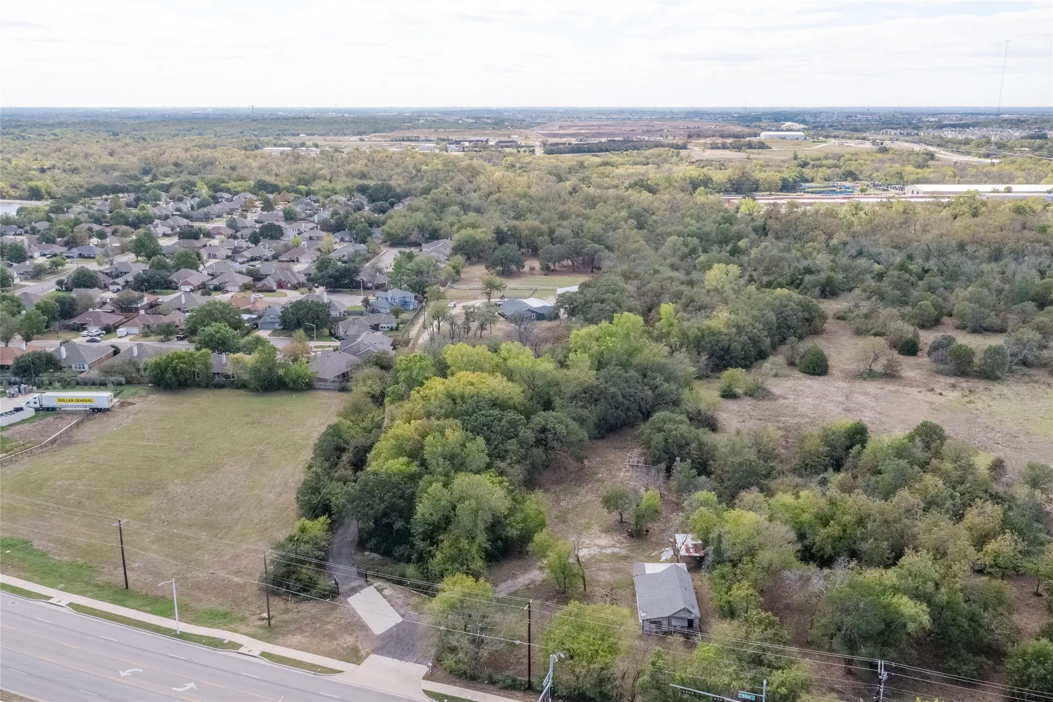 Single Family Residence For Sale in Denton County , 5094 E Mckinney Street, Denton, Texas 76208, 3 Bedroom, 3 Bathroom, 2 Garage spaces, 2,340 Sqft, built in 1982, Preowned, mls#21256015, Real Estate Agent in Denton, Homes For Sale in Denton county, Homes For Sale in Denton, Realtor in Denton Texas, Real Estate Brokerage Independent Realty Texas, Luminita Cordes Realtor