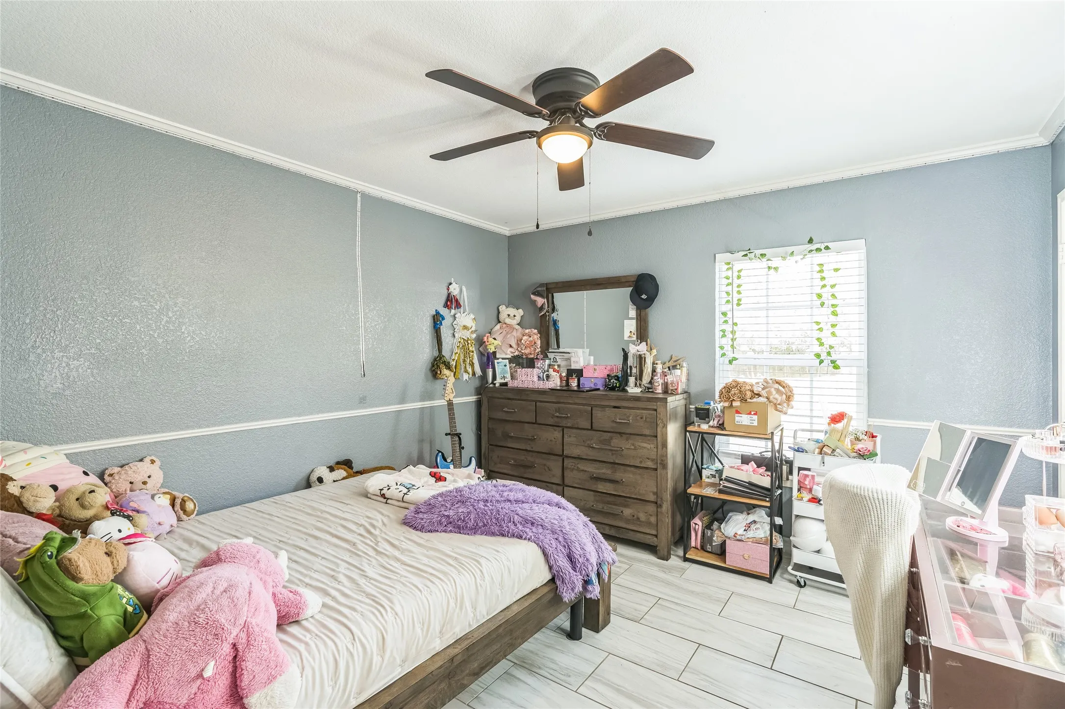Single Family Residence For Sale in Denton County , 5094 E Mckinney Street, Denton, Texas 76208, 3 Bedroom, 3 Bathroom, 2 Garage spaces, 2,340 Sqft, built in 1982, Preowned, mls#21256015, Real Estate Agent in Denton, Homes For Sale in Denton county, Homes For Sale in Denton, Realtor in Denton Texas, Real Estate Brokerage Independent Realty Texas, Luminita Cordes Realtor