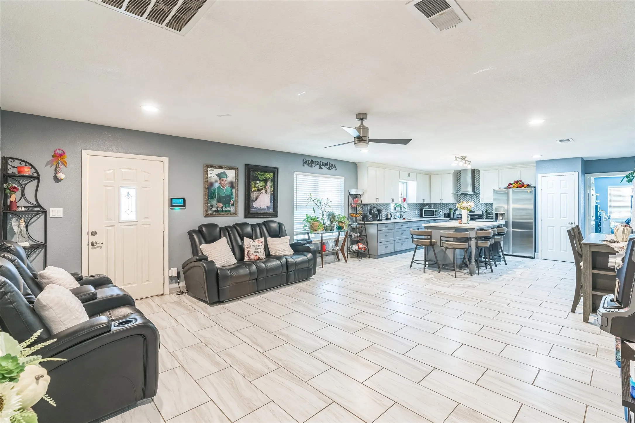 Single Family Residence For Sale in Denton County , 5094 E Mckinney Street, Denton, Texas 76208, 3 Bedroom, 3 Bathroom, 2 Garage spaces, 2,340 Sqft, built in 1982, Preowned, mls#21256015, Real Estate Agent in Denton, Homes For Sale in Denton county, Homes For Sale in Denton, Realtor in Denton Texas, Real Estate Brokerage Independent Realty Texas, Luminita Cordes Realtor