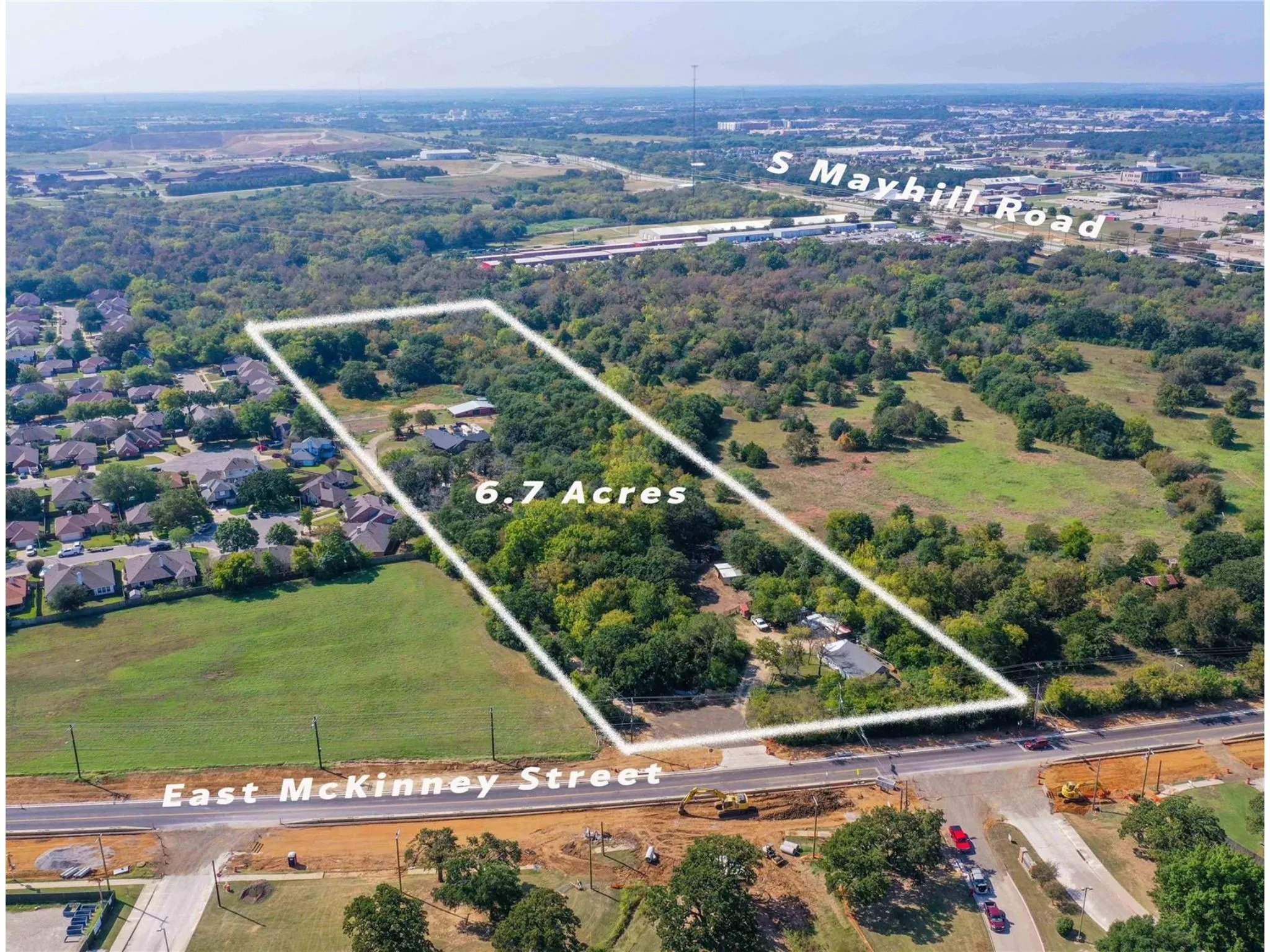 Single Family Residence For Sale in Denton County , 5094 E Mckinney Street, Denton, Texas 76208, 3 Bedroom, 3 Bathroom, 2 Garage spaces, 2,340 Sqft, built in 1982, Preowned, mls#21256015, Real Estate Agent in Denton, Homes For Sale in Denton county, Homes For Sale in Denton, Realtor in Denton Texas, Real Estate Brokerage Independent Realty Texas, Luminita Cordes Realtor