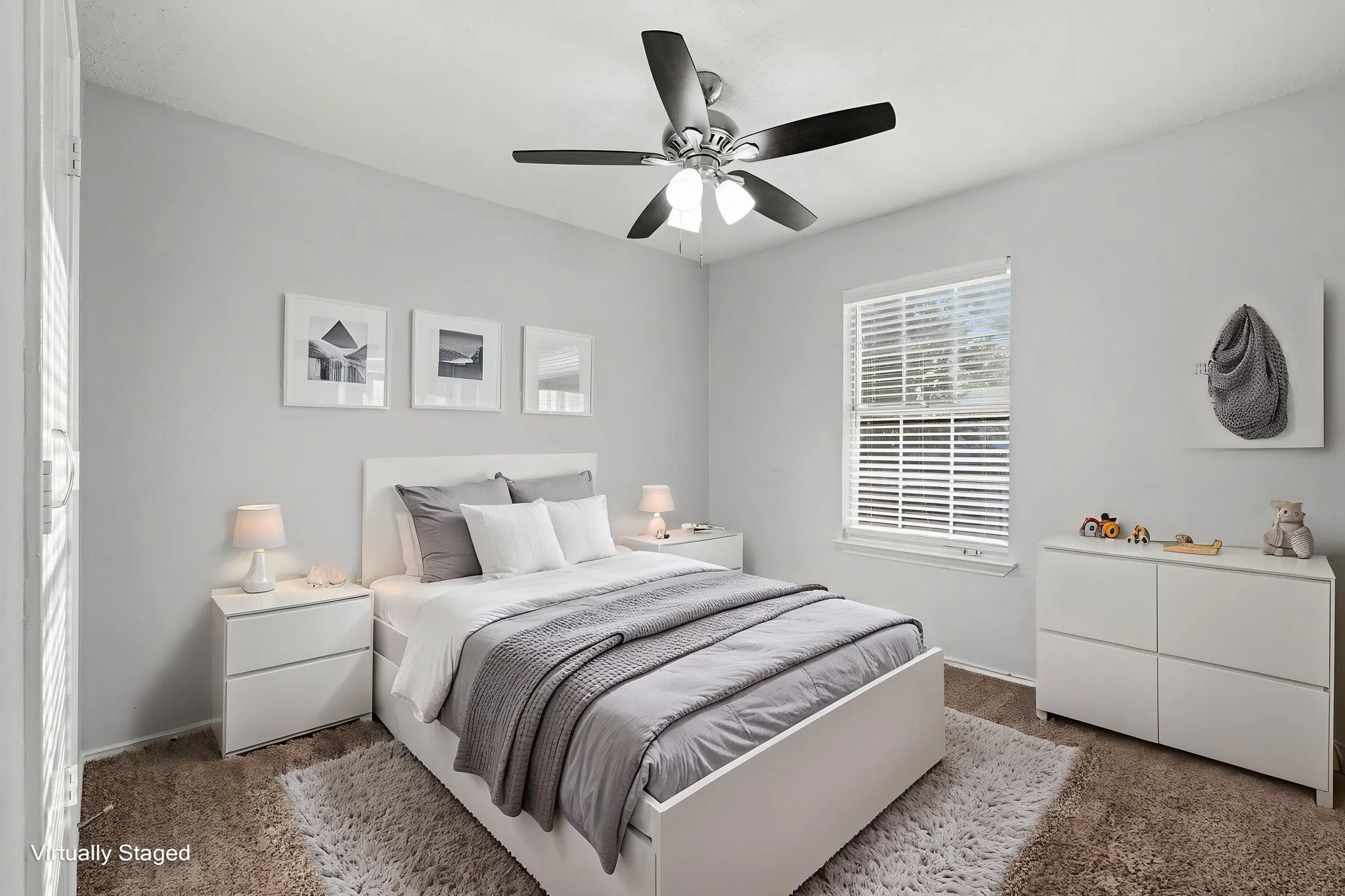 Single Family Residence For Sale in Denton County , 2080 Briarcliff Road, Lewisville, Texas 75067, 3 Bedroom, 3 Bathroom, 2 Garage spaces, 1,945 Sqft, built in 1988, Preowned, mls#21256022, Real Estate Agent in Lewisville, Homes For Sale in Denton county, Homes For Sale in Lewisville, Realtor in Lewisville Texas, Real Estate Brokerage Independent Realty Texas, Luminita Cordes Realtor
