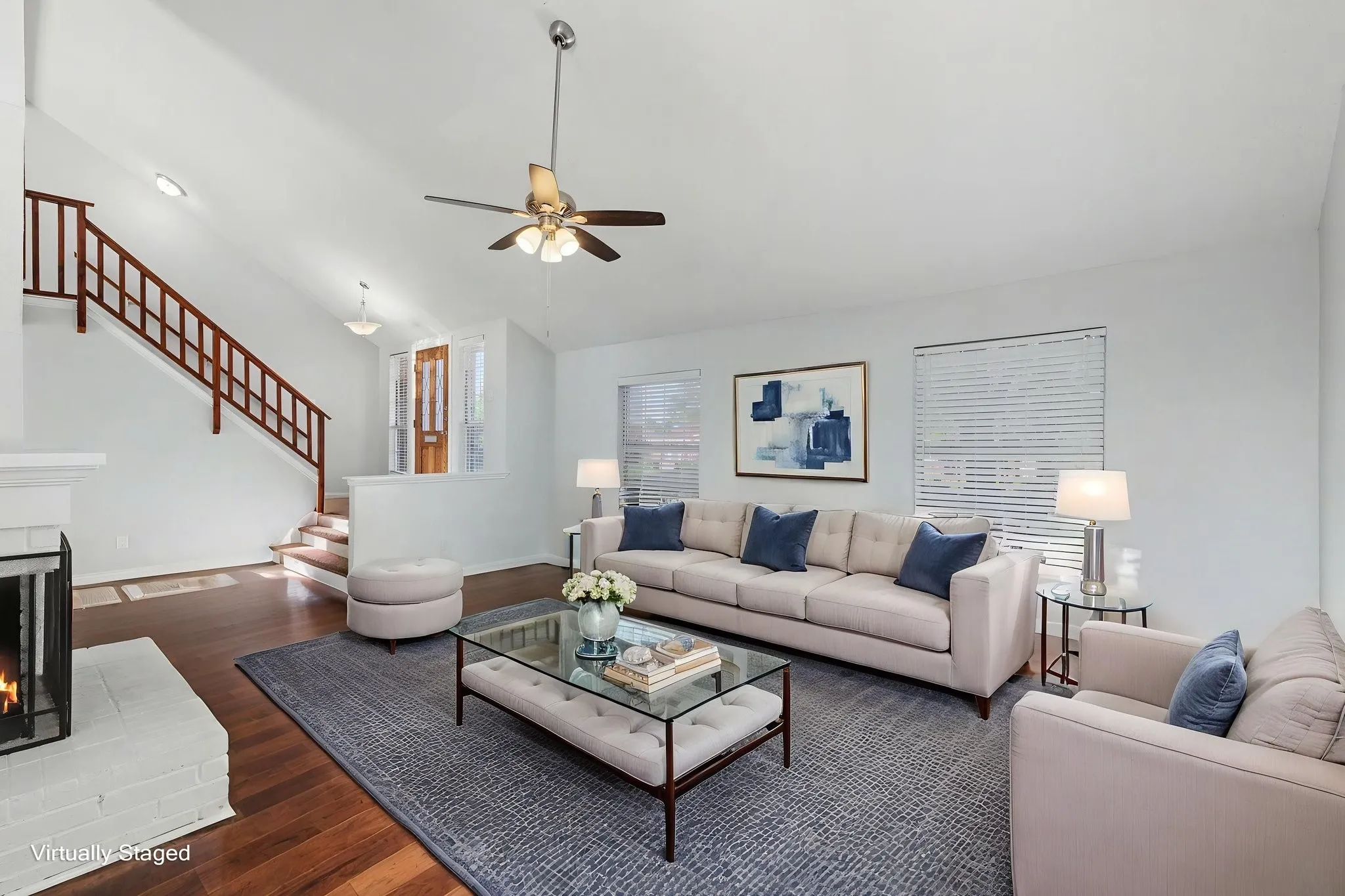 Single Family Residence For Sale in Denton County , 2080 Briarcliff Road, Lewisville, Texas 75067, 3 Bedroom, 3 Bathroom, 2 Garage spaces, 1,945 Sqft, built in 1988, Preowned, mls#21256022, Real Estate Agent in Lewisville, Homes For Sale in Denton county, Homes For Sale in Lewisville, Realtor in Lewisville Texas, Real Estate Brokerage Independent Realty Texas, Luminita Cordes Realtor