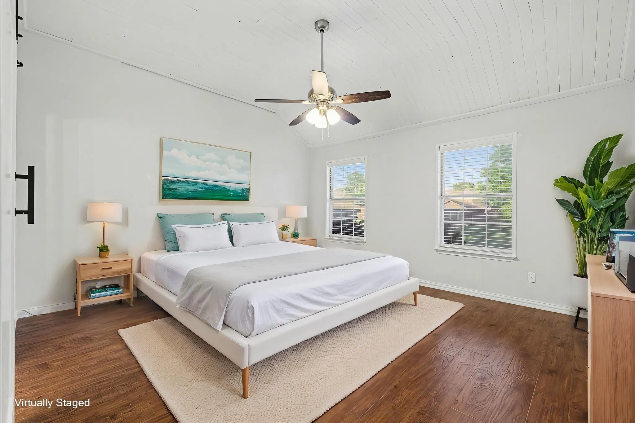 Single Family Residence For Sale in Denton County , 2080 Briarcliff Road, Lewisville, Texas 75067, 3 Bedroom, 3 Bathroom, 2 Garage spaces, 1,945 Sqft, built in 1988, Preowned, mls#21256022, Real Estate Agent in Lewisville, Homes For Sale in Denton county, Homes For Sale in Lewisville, Realtor in Lewisville Texas, Real Estate Brokerage Independent Realty Texas, Luminita Cordes Realtor