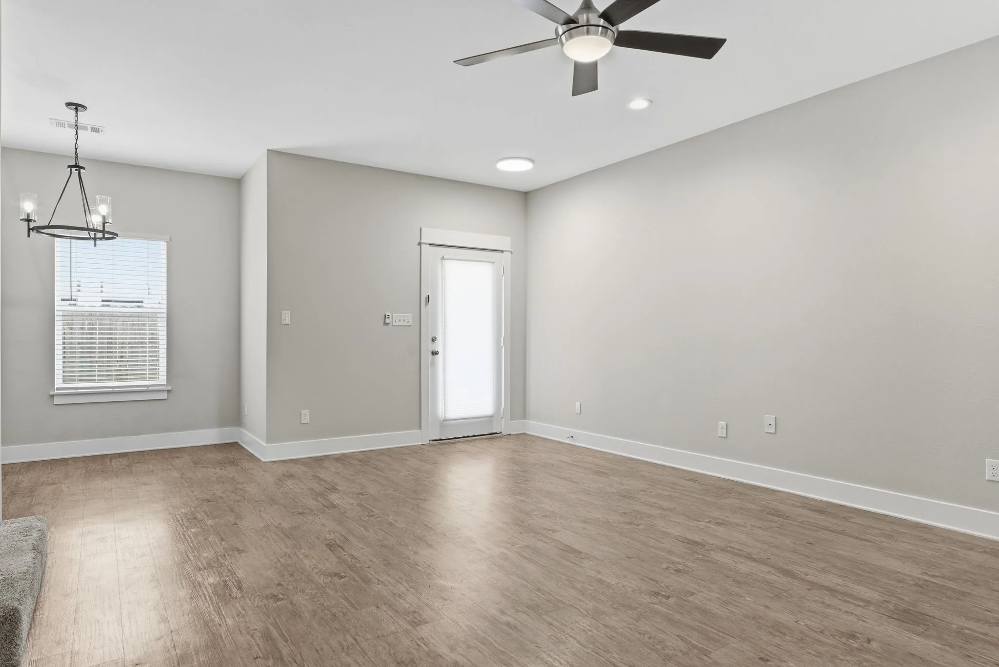 Apartment For Sale in Smith County , 307 N Henry Street, Lindale, Texas 75771, 2 Bedroom, 2 Bathroom, Garage spaces, 16,890 Sqft, built in 2020, Preowned, Price $2,699,000, mls#21248557, Real Estate Agent in Lindale, Homes For Sale in Smith county, Homes For Sale in Lindale, Realtor in Lindale Texas, Real Estate Brokerage Independent Realty Texas, Luminita Cordes Realtor