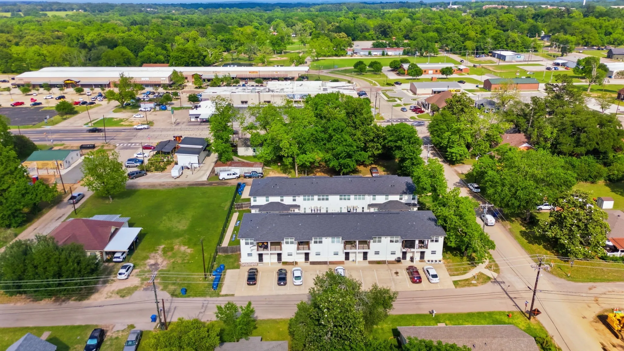 Apartment For Sale in Smith County , 307 N Henry Street, Lindale, Texas 75771, 2 Bedroom, 2 Bathroom, Garage spaces, 16,890 Sqft, built in 2020, Preowned, Price $2,699,000, mls#21248557, Real Estate Agent in Lindale, Homes For Sale in Smith county, Homes For Sale in Lindale, Realtor in Lindale Texas, Real Estate Brokerage Independent Realty Texas, Luminita Cordes Realtor