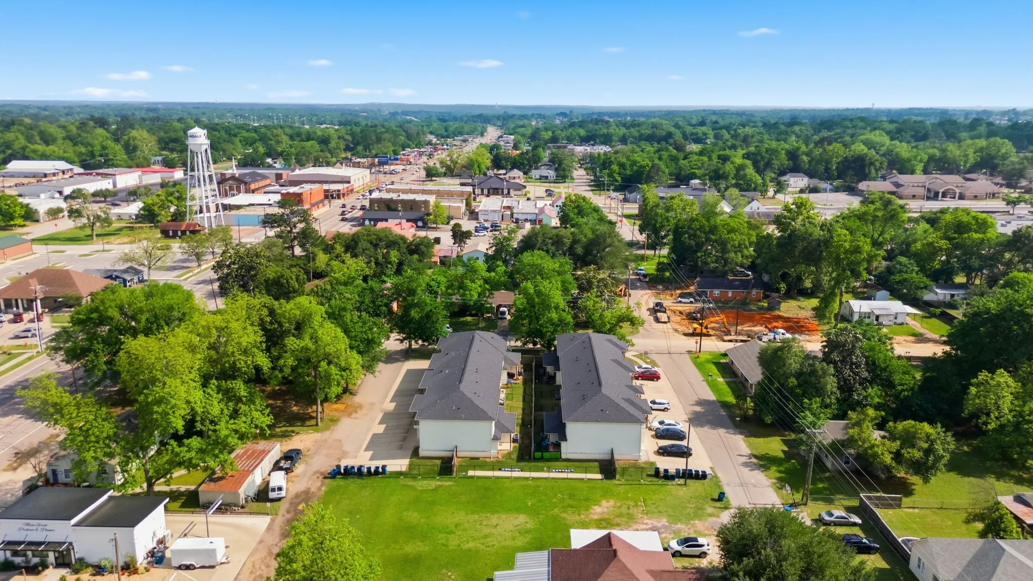 Apartment For Sale in Smith County , 307 N Henry Street, Lindale, Texas 75771, 2 Bedroom, 2 Bathroom, Garage spaces, 16,890 Sqft, built in 2020, Preowned, Price $2,699,000, mls#21248557, Real Estate Agent in Lindale, Homes For Sale in Smith county, Homes For Sale in Lindale, Realtor in Lindale Texas, Real Estate Brokerage Independent Realty Texas, Luminita Cordes Realtor