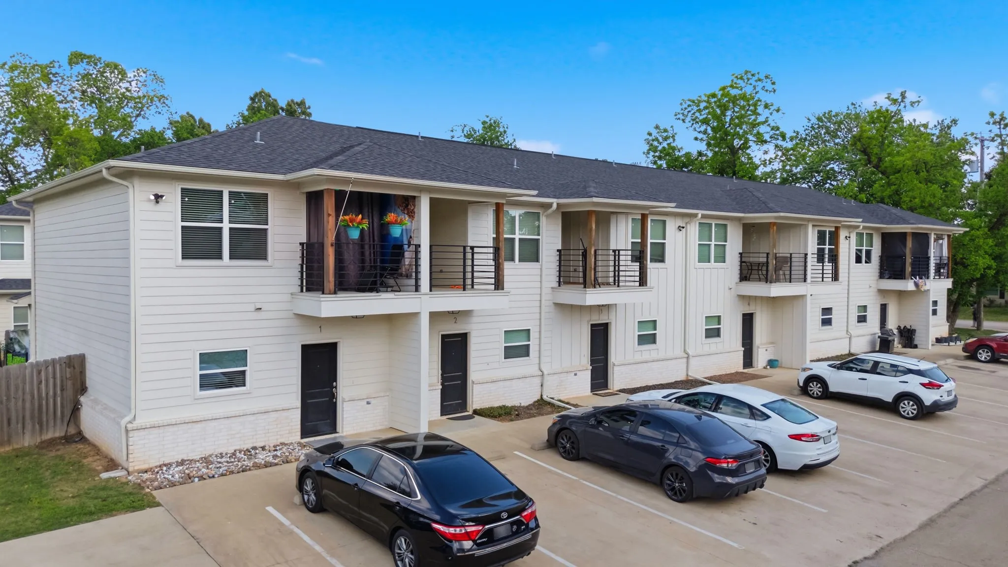 Apartment For Sale in Smith County , 307 N Henry Street, Lindale, Texas 75771, 2 Bedroom, 2 Bathroom, Garage spaces, 16,890 Sqft, built in 2020, Preowned, Price $2,699,000, mls#21248557, Real Estate Agent in Lindale, Homes For Sale in Smith county, Homes For Sale in Lindale, Realtor in Lindale Texas, Real Estate Brokerage Independent Realty Texas, Luminita Cordes Realtor
