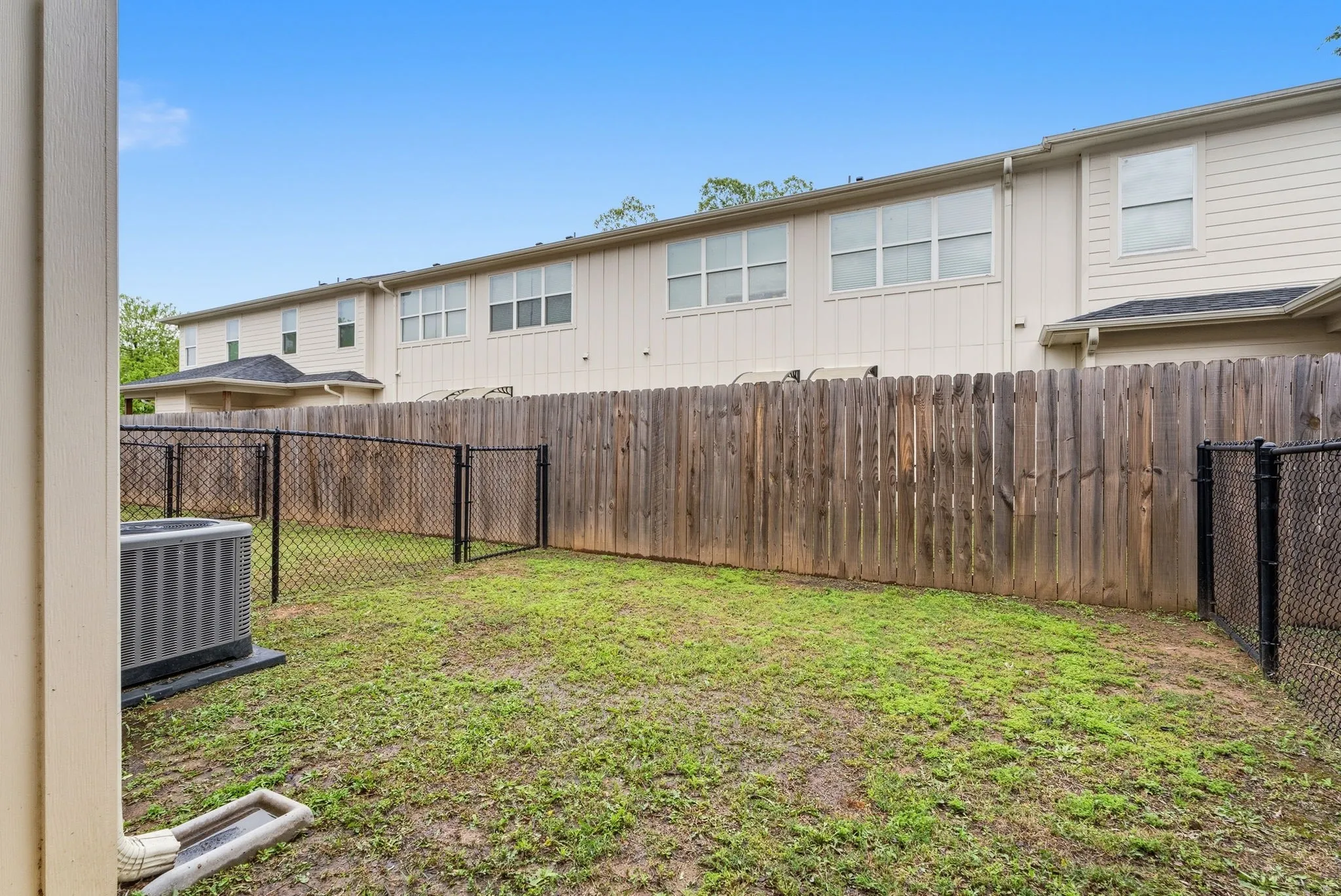 Apartment For Sale in Smith County , 307 N Henry Street, Lindale, Texas 75771, 2 Bedroom, 2 Bathroom, Garage spaces, 16,890 Sqft, built in 2020, Preowned, Price $2,699,000, mls#21248557, Real Estate Agent in Lindale, Homes For Sale in Smith county, Homes For Sale in Lindale, Realtor in Lindale Texas, Real Estate Brokerage Independent Realty Texas, Luminita Cordes Realtor