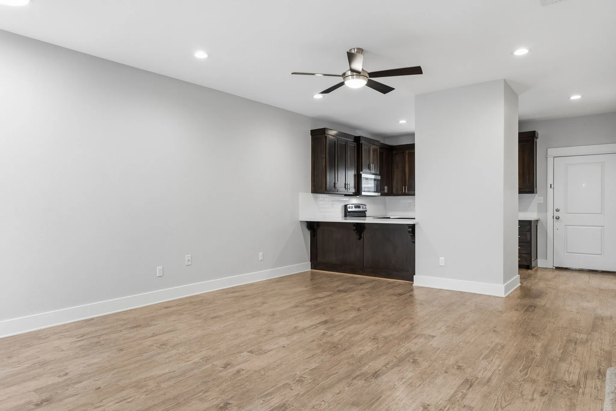Apartment For Sale in Smith County , 307 N Henry Street, Lindale, Texas 75771, 2 Bedroom, 2 Bathroom, Garage spaces, 16,890 Sqft, built in 2020, Preowned, Price $2,699,000, mls#21248557, Real Estate Agent in Lindale, Homes For Sale in Smith county, Homes For Sale in Lindale, Realtor in Lindale Texas, Real Estate Brokerage Independent Realty Texas, Luminita Cordes Realtor