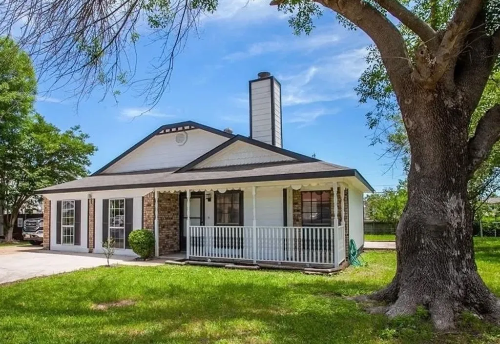 Single Family Residence For Sale in Bell County , 3302 Green Valley Drive, Killeen, Texas 76542, 3 Bedroom, 2 Bathroom, Garage spaces, 1,845 Sqft, built in 1986, Preowned, mls#21256105, Real Estate Agent in Killeen, Homes For Sale in Bell county, Homes For Sale in Killeen, Realtor in Killeen Texas, Real Estate Brokerage Independent Realty Texas, Luminita Cordes Realtor