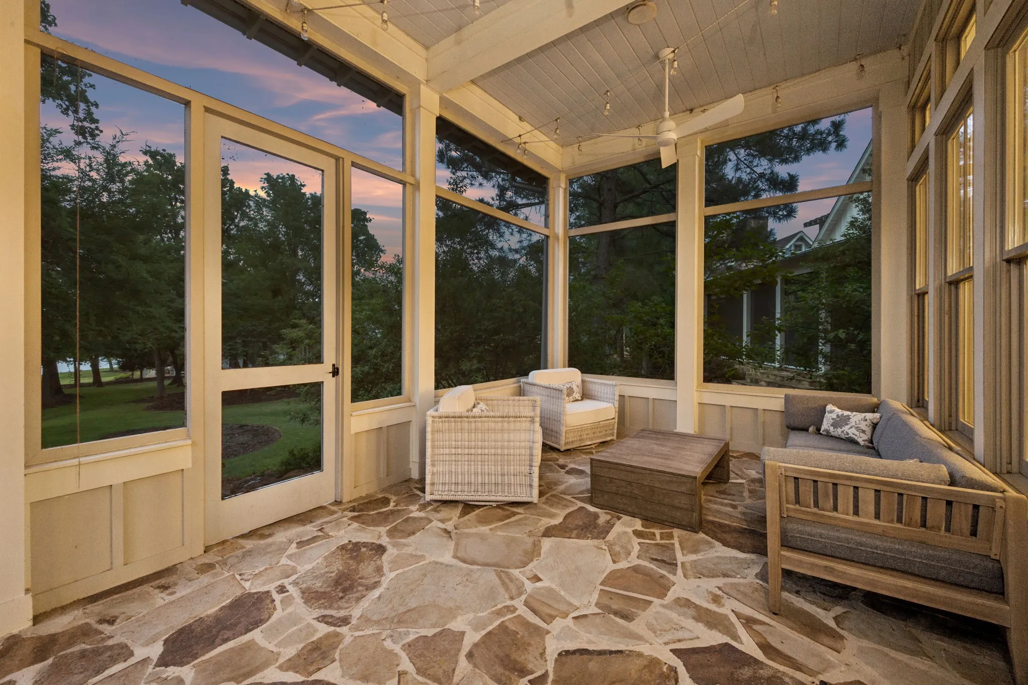 Single Family Residence For Sale in Henderson County , 4522 E Cove Court, Malakoff, Texas 75148, 5 Bedrooms, 6 Bathrooms, 2 Garage spaces, 3,023 Sqft, built in 2013, Price $2,175,000, mls#21249456, Real Estate Agent in Malakoff, Homes For Sale in Henderson county, Homes For Sale in Malakoff, Realtor in Malakoff Texas, Real Estate Brokerage Independent Realty Texas, Luminita Cordes Realtor