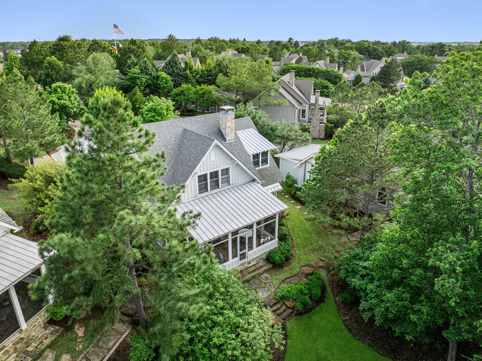 Single Family Residence For Sale in Henderson County , 4522 E Cove Court, Malakoff, Texas 75148, 5 Bedrooms, 6 Bathrooms, 2 Garage spaces, 3,023 Sqft, built in 2013, Price $2,175,000, mls#21249456, Real Estate Agent in Malakoff, Homes For Sale in Henderson county, Homes For Sale in Malakoff, Realtor in Malakoff Texas, Real Estate Brokerage Independent Realty Texas, Luminita Cordes Realtor