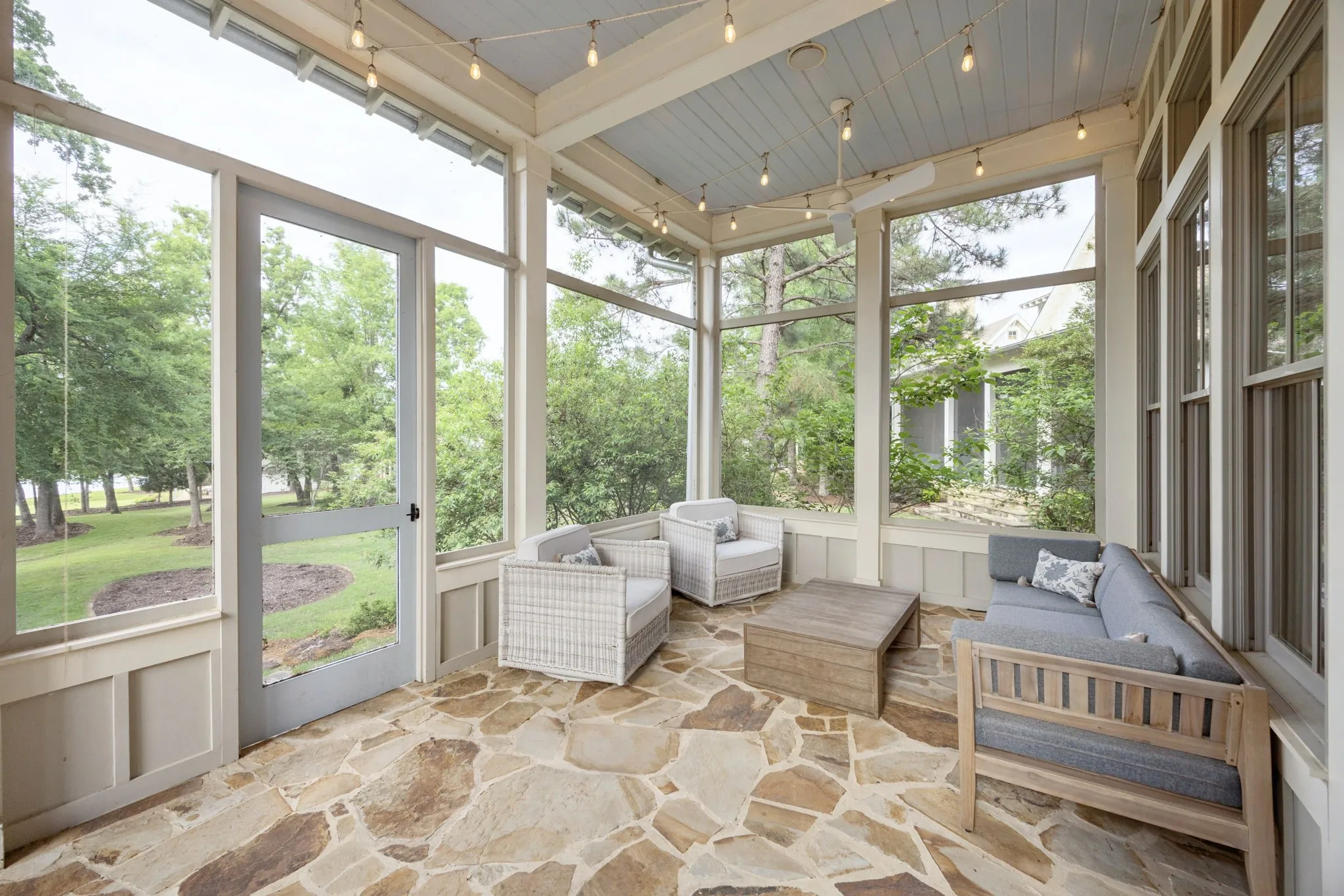 Single Family Residence For Sale in Henderson County , 4522 E Cove Court, Malakoff, Texas 75148, 5 Bedrooms, 6 Bathrooms, 2 Garage spaces, 3,023 Sqft, built in 2013, Price $2,175,000, mls#21249456, Real Estate Agent in Malakoff, Homes For Sale in Henderson county, Homes For Sale in Malakoff, Realtor in Malakoff Texas, Real Estate Brokerage Independent Realty Texas, Luminita Cordes Realtor
