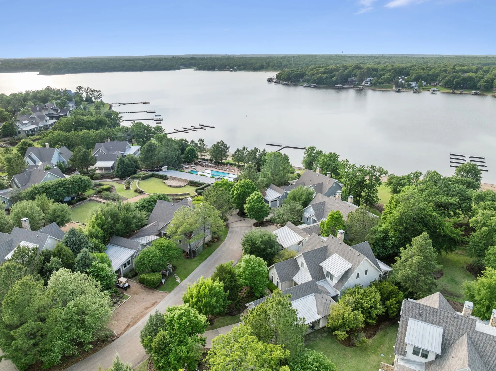 Single Family Residence For Sale in Henderson County , 4522 E Cove Court, Malakoff, Texas 75148, 5 Bedrooms, 6 Bathrooms, 2 Garage spaces, 3,023 Sqft, built in 2013, Price $2,175,000, mls#21249456, Real Estate Agent in Malakoff, Homes For Sale in Henderson county, Homes For Sale in Malakoff, Realtor in Malakoff Texas, Real Estate Brokerage Independent Realty Texas, Luminita Cordes Realtor
