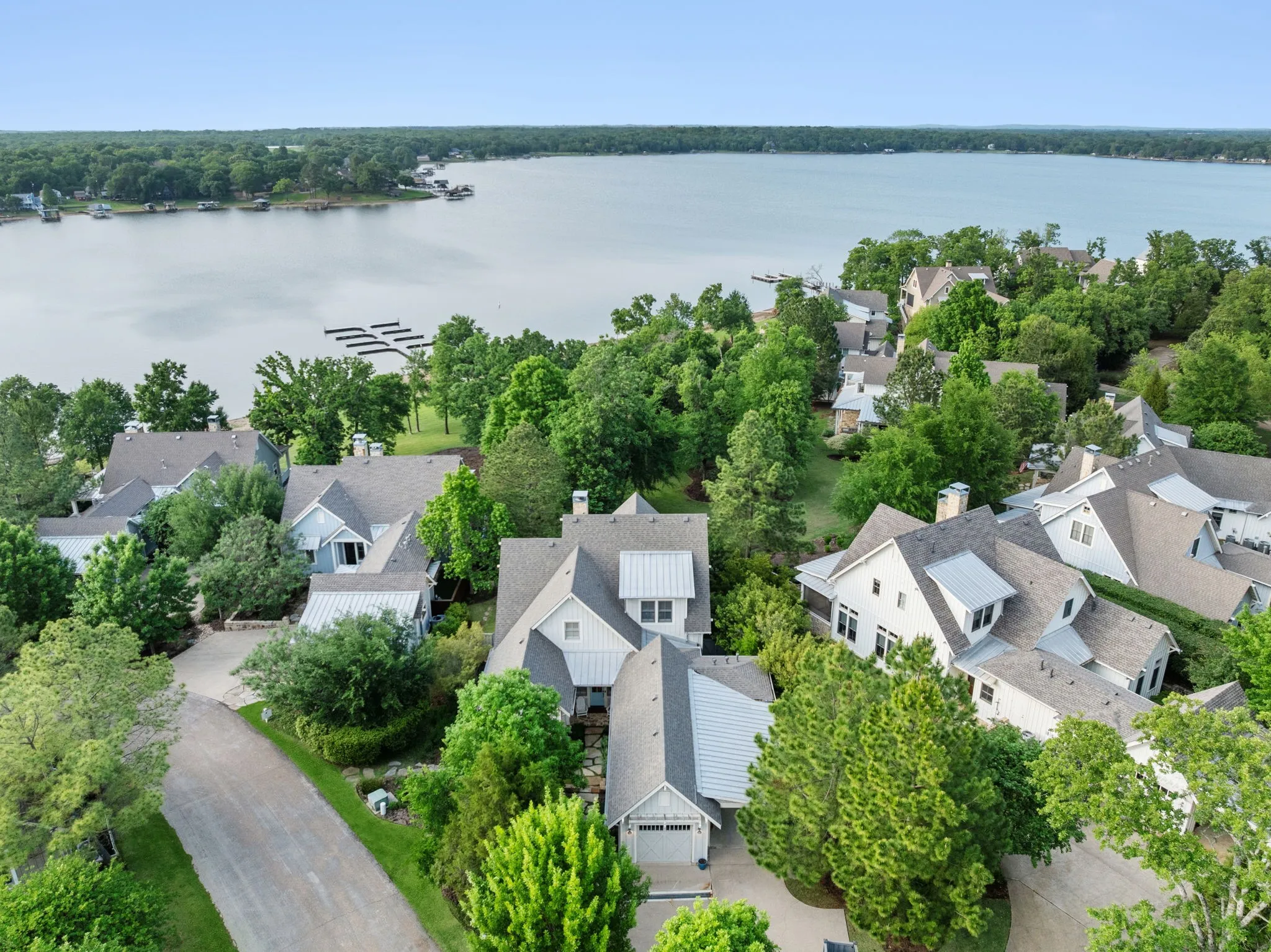 Single Family Residence For Sale in Henderson County , 4522 E Cove Court, Malakoff, Texas 75148, 5 Bedrooms, 6 Bathrooms, 2 Garage spaces, 3,023 Sqft, built in 2013, Price $2,175,000, mls#21249456, Real Estate Agent in Malakoff, Homes For Sale in Henderson county, Homes For Sale in Malakoff, Realtor in Malakoff Texas, Real Estate Brokerage Independent Realty Texas, Luminita Cordes Realtor