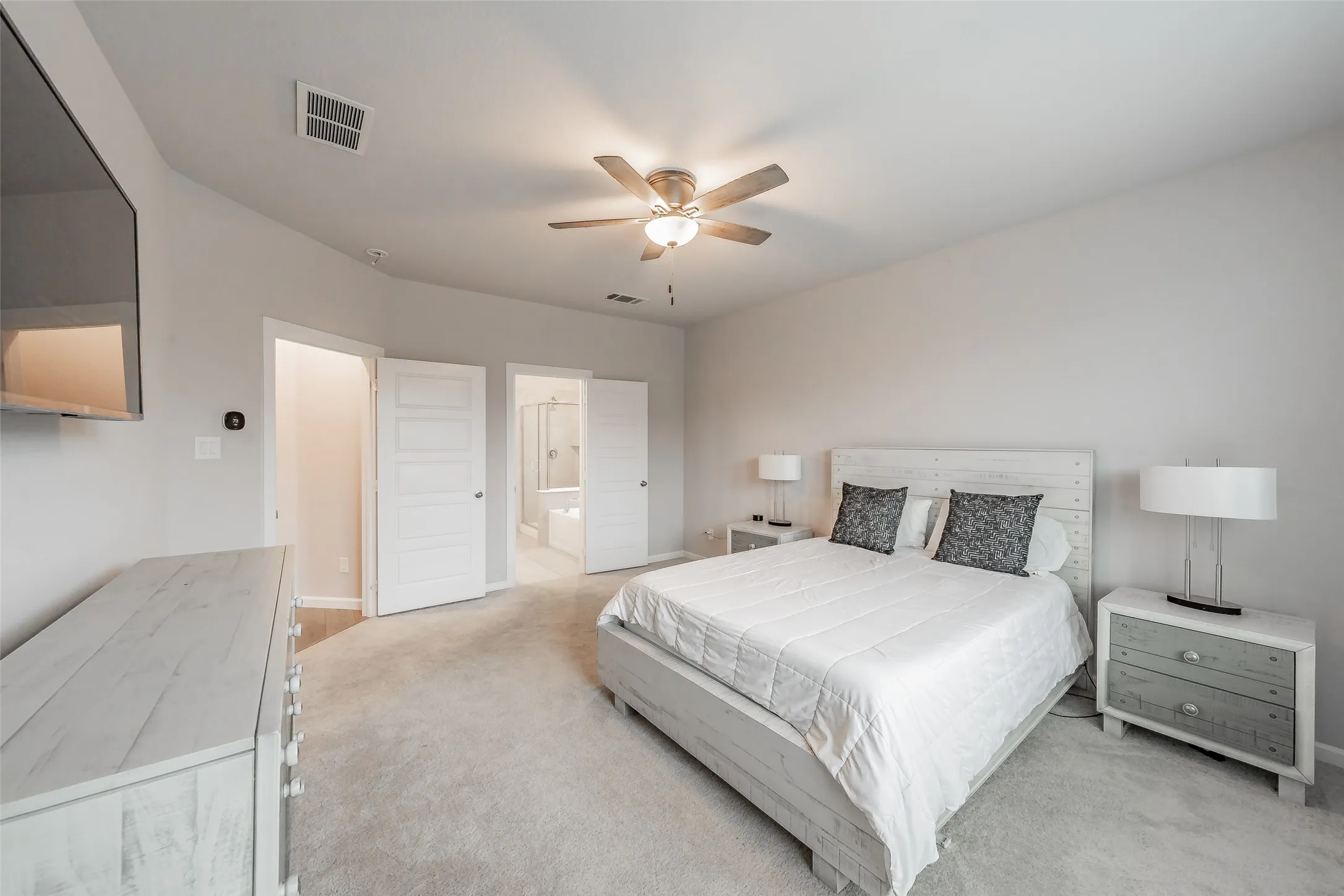 Single Family Residence For Sale in Ellis County , 601 Bethpage Drive, Red Oak, Texas 75154, 4 Bedroom, 3 Bathroom, 2 Garage spaces, 2,065 Sqft, built in 2023, mls#21254975, Real Estate Agent in Red Oak, Homes For Sale in Ellis county, Homes For Sale in Red Oak, Realtor in Red Oak Texas, Real Estate Brokerage Independent Realty Texas, Luminita Cordes Realtor