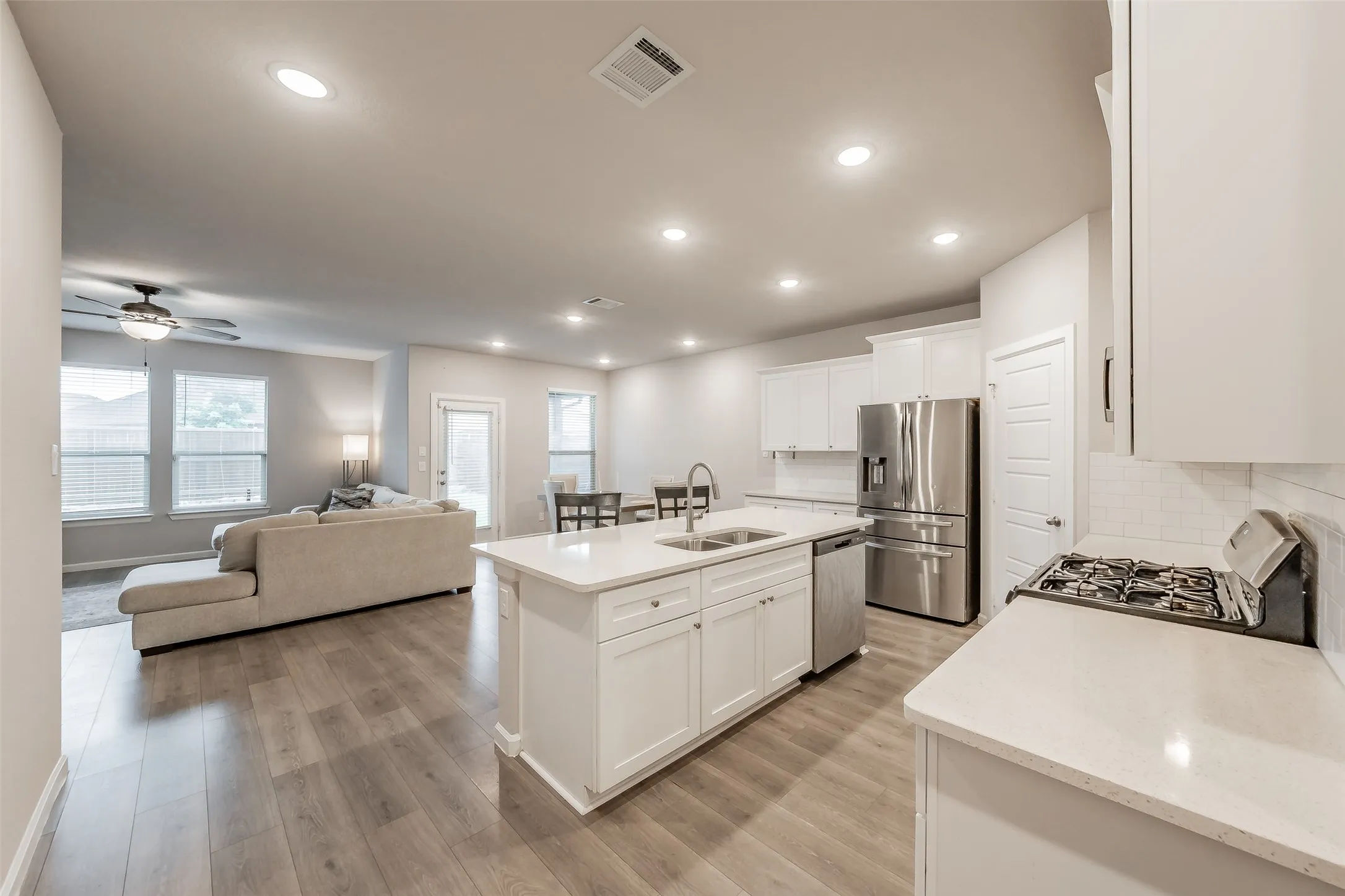 Single Family Residence For Sale in Ellis County , 601 Bethpage Drive, Red Oak, Texas 75154, 4 Bedroom, 3 Bathroom, 2 Garage spaces, 2,065 Sqft, built in 2023, mls#21254975, Real Estate Agent in Red Oak, Homes For Sale in Ellis county, Homes For Sale in Red Oak, Realtor in Red Oak Texas, Real Estate Brokerage Independent Realty Texas, Luminita Cordes Realtor