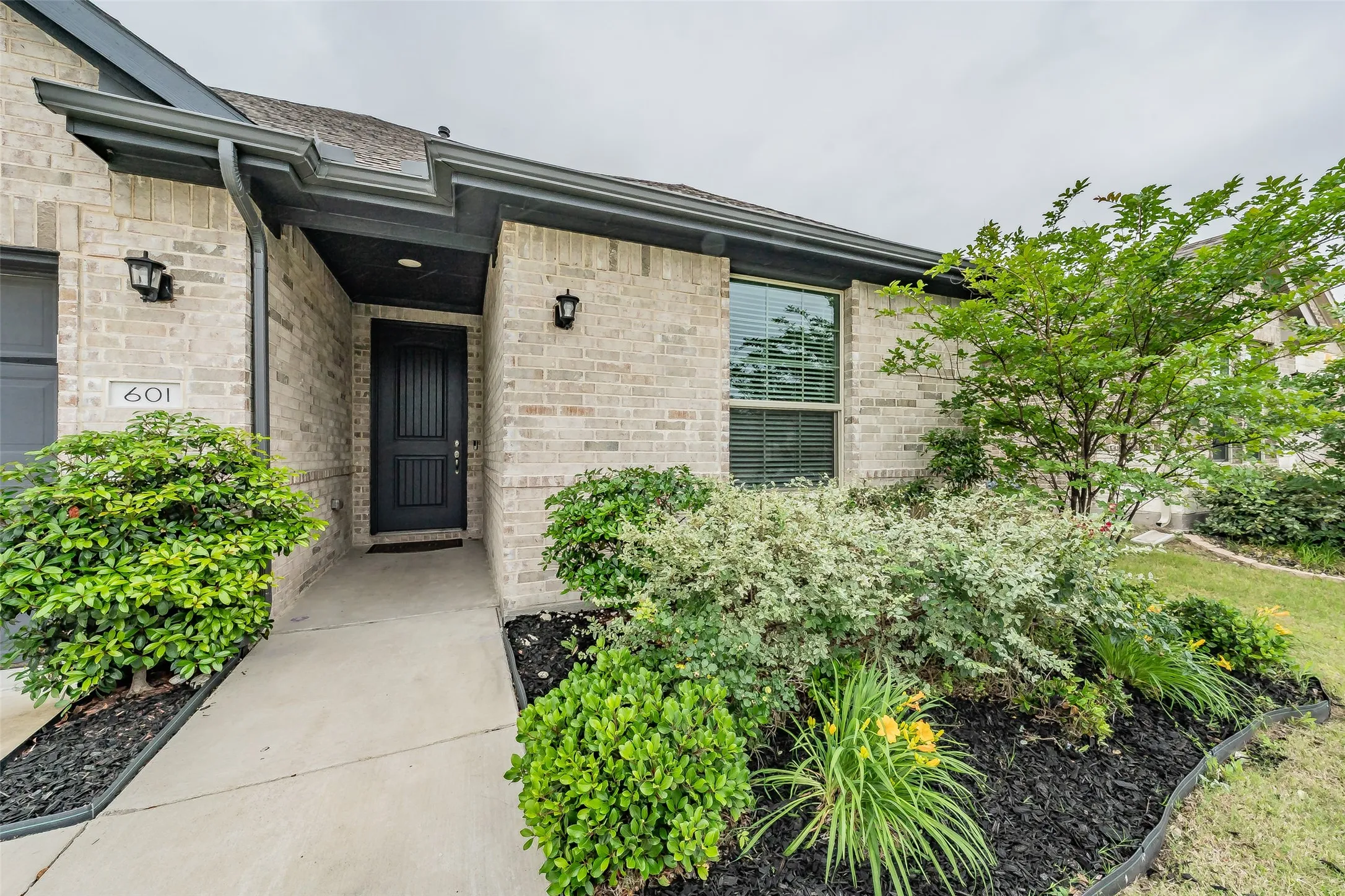 Single Family Residence For Sale in Ellis County , 601 Bethpage Drive, Red Oak, Texas 75154, 4 Bedroom, 3 Bathroom, 2 Garage spaces, 2,065 Sqft, built in 2023, mls#21254975, Real Estate Agent in Red Oak, Homes For Sale in Ellis county, Homes For Sale in Red Oak, Realtor in Red Oak Texas, Real Estate Brokerage Independent Realty Texas, Luminita Cordes Realtor